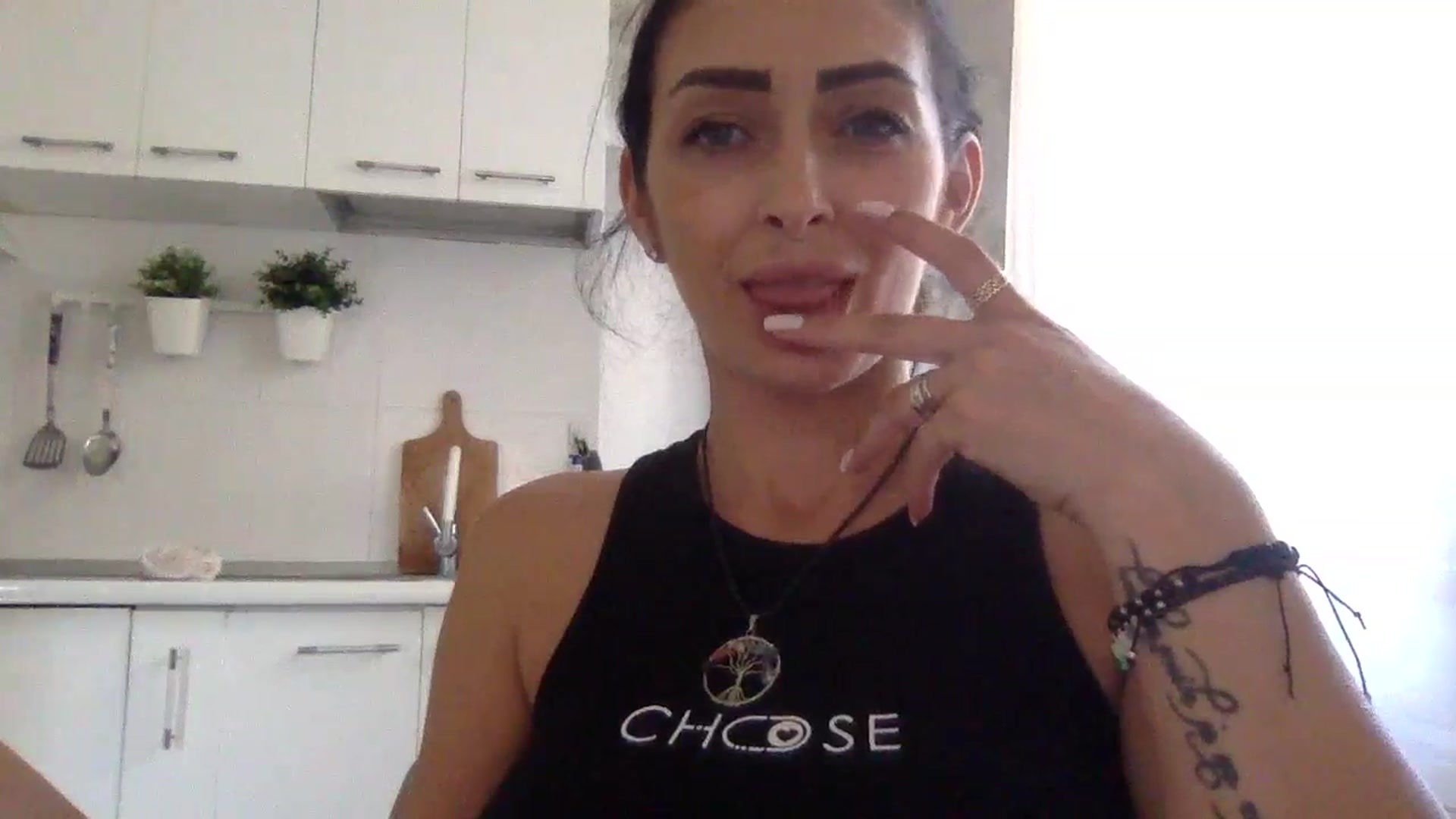 Gallery image thumbnail from Julia0410's myfreecams stream on, 08/01/2024, 14:28 image 6 of 20
