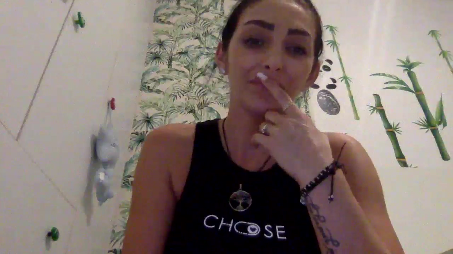 Gallery image thumbnail from Julia0410's myfreecams stream on, 08/01/2024, 15:51 image 19 of 20