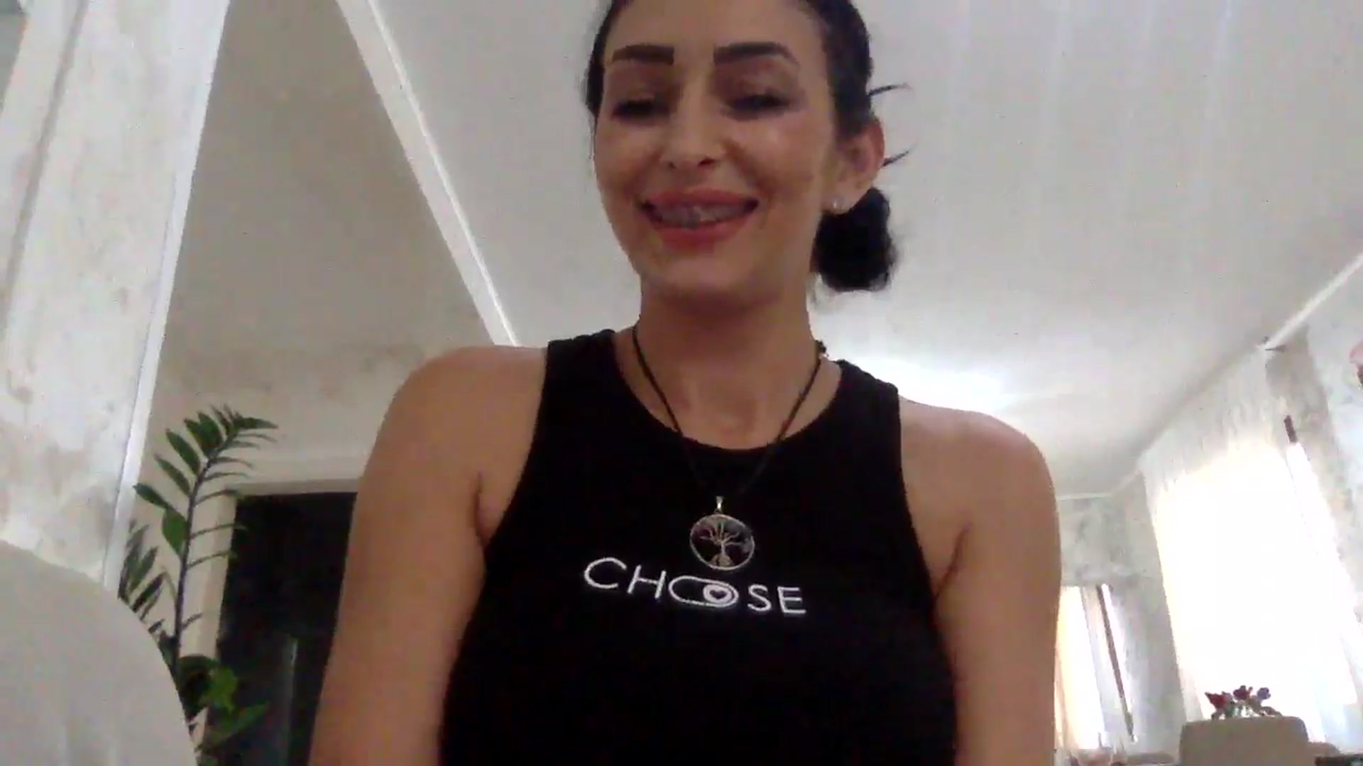 Gallery image thumbnail from Julia0410's myfreecams stream on, 08/01/2024, 17:08 image 15 of 20