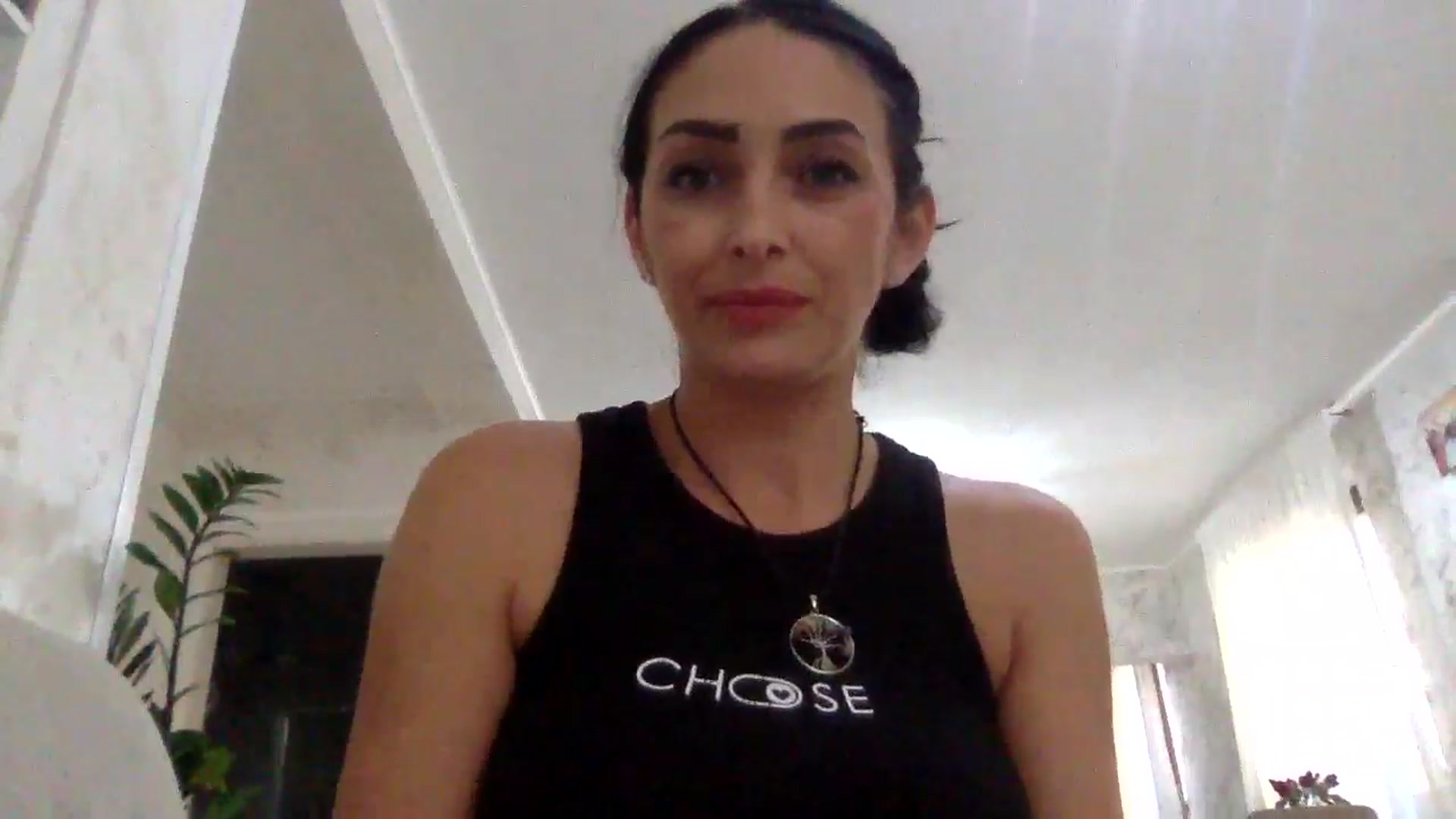 Gallery image thumbnail from Julia0410's myfreecams stream on, 08/01/2024, 17:08 image 16 of 20