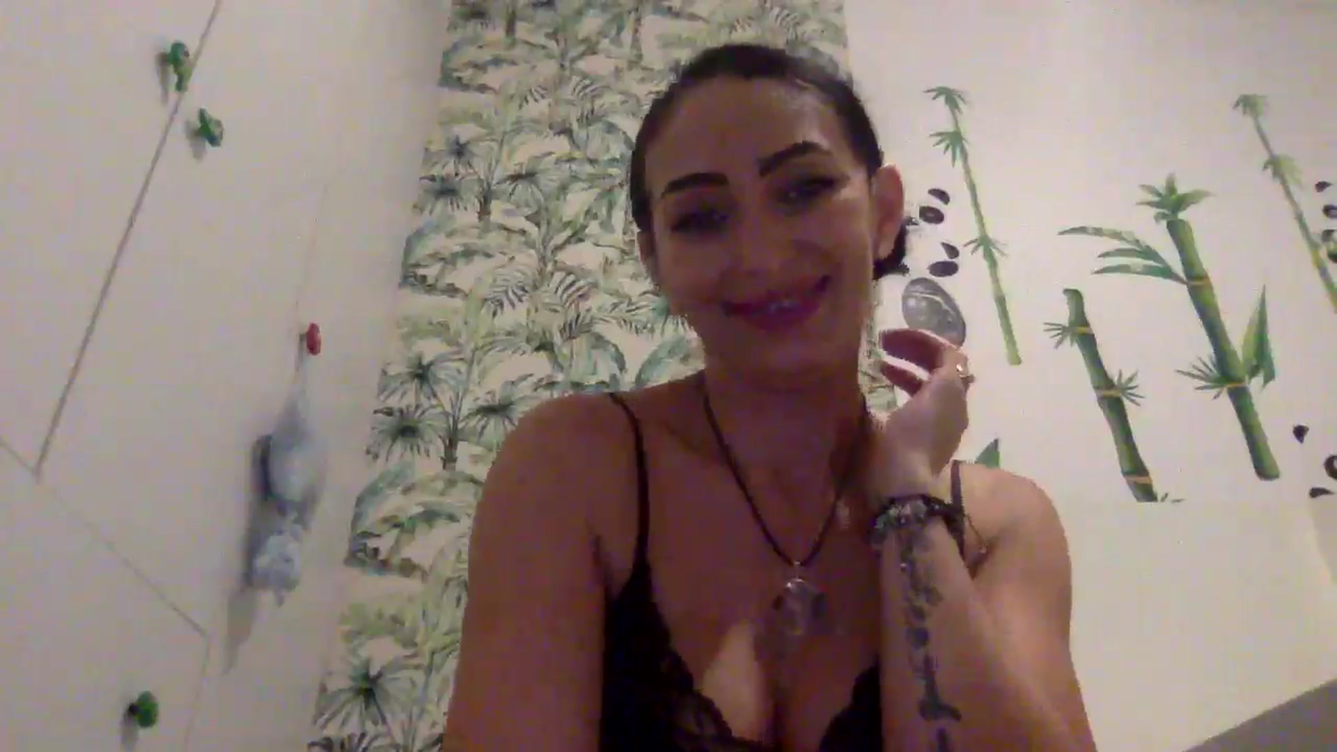 Gallery image thumbnail from Julia0410's myfreecams stream on, 08/06/2024, 11:33 image 19 of 20