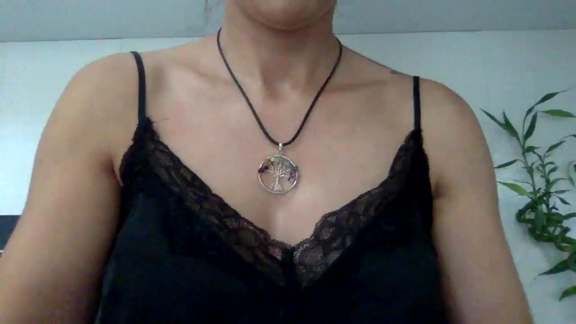 Gallery image thumbnail from Julia0410's myfreecams stream on, 08/06/2024, 11:33 image 1 of 20