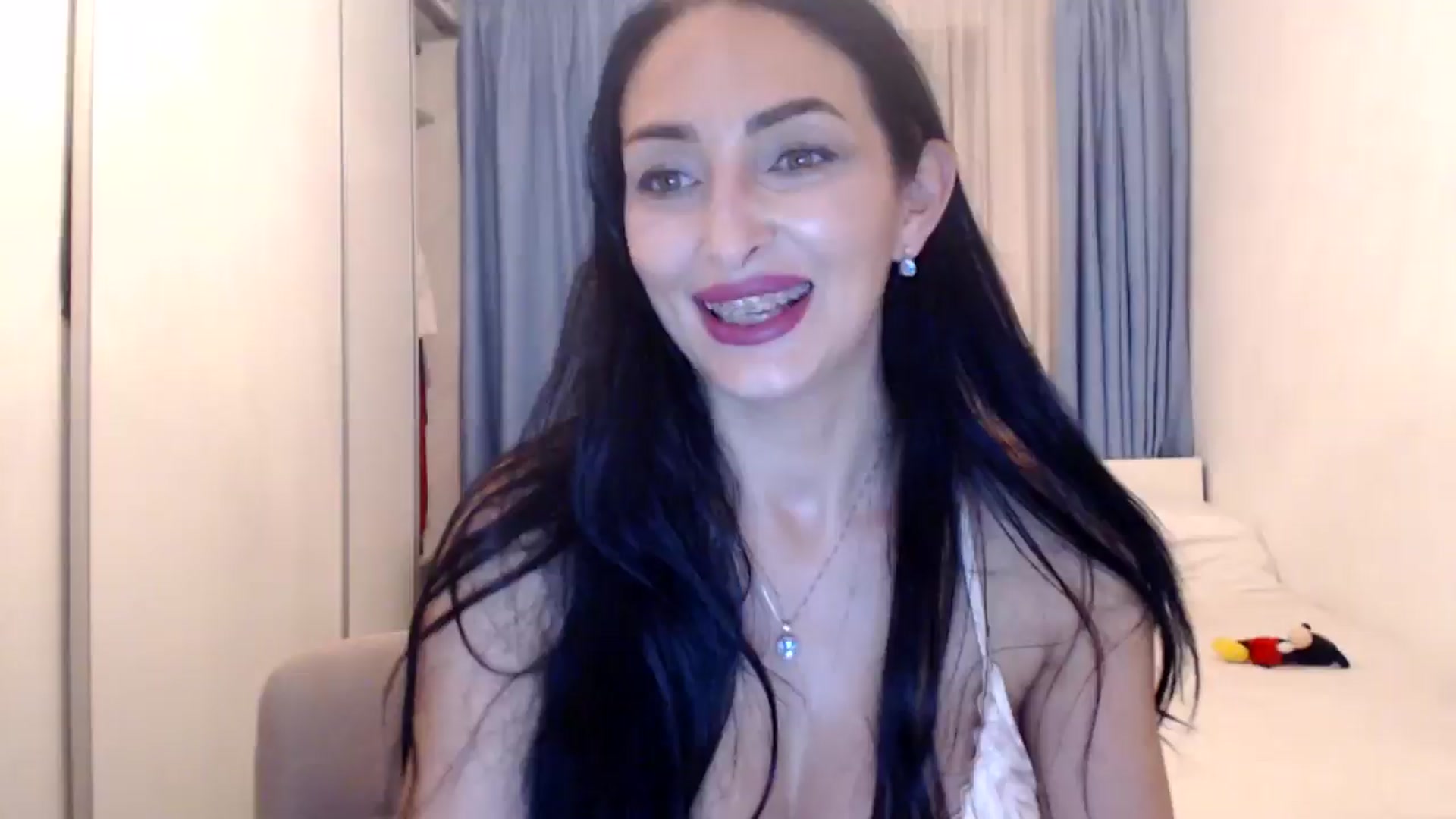 Gallery image thumbnail from Julia0410's myfreecams stream on, 01/01/2025, 17:10 image 4 of 20