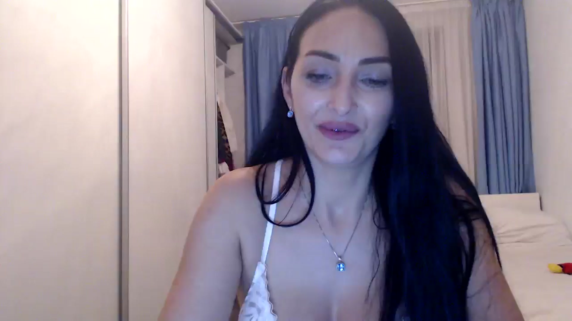 Gallery image thumbnail from Julia0410's myfreecams stream on, 01/01/2025, 18:13 image 1 of 20