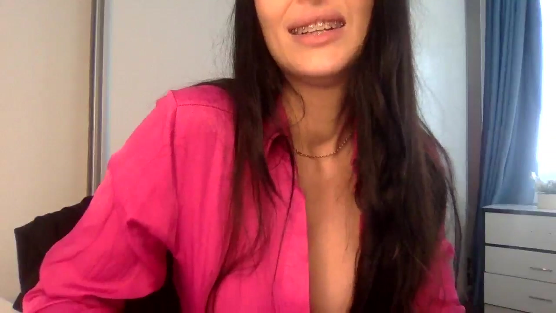 Gallery image thumbnail from Julia0410's myfreecams stream on, 04/08/2025, 10:01 image 9 of 20
