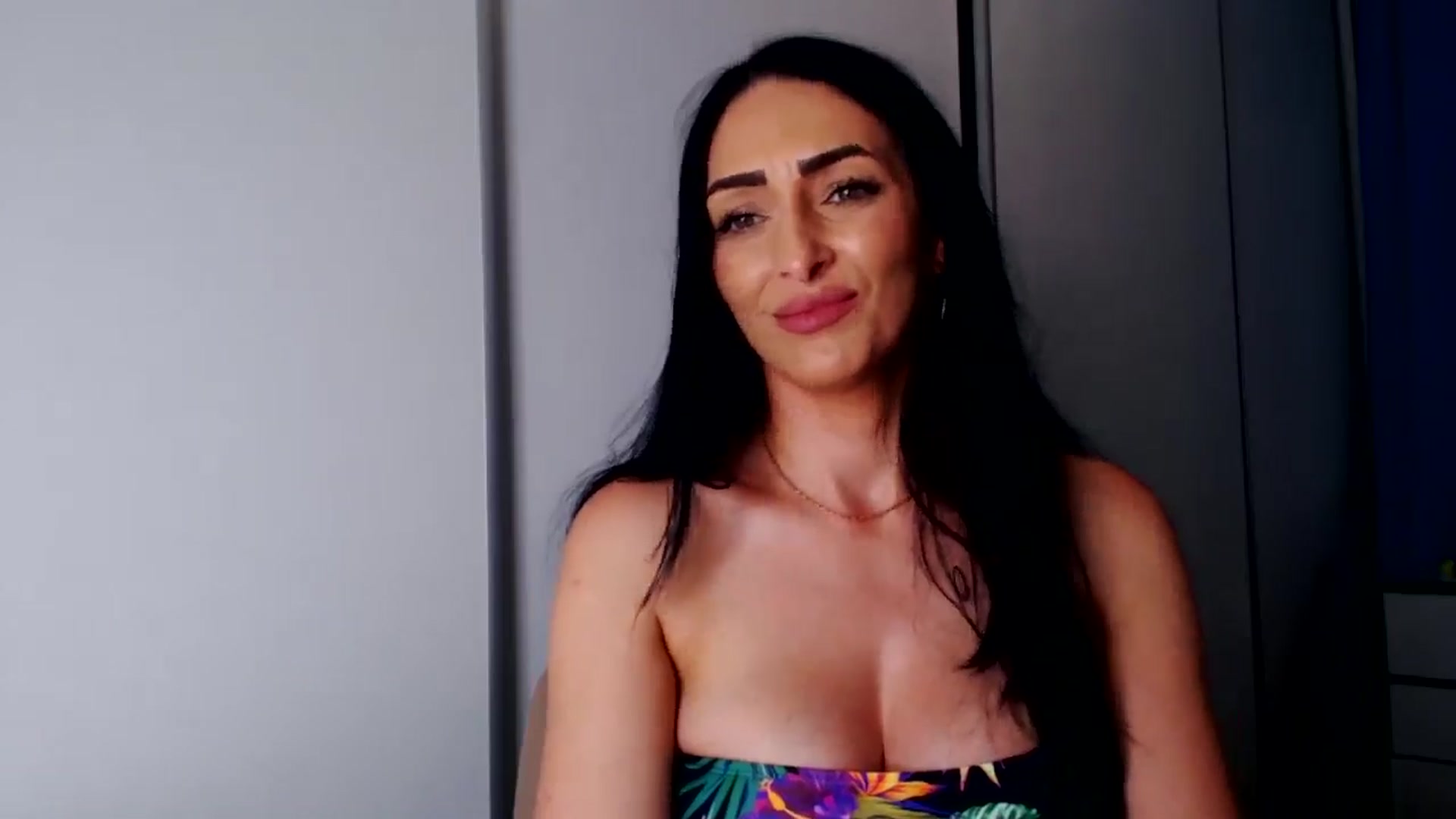 Gallery image thumbnail from Julia0410's myfreecams stream on, 05/25/2025, 15:17 image 20 of 20