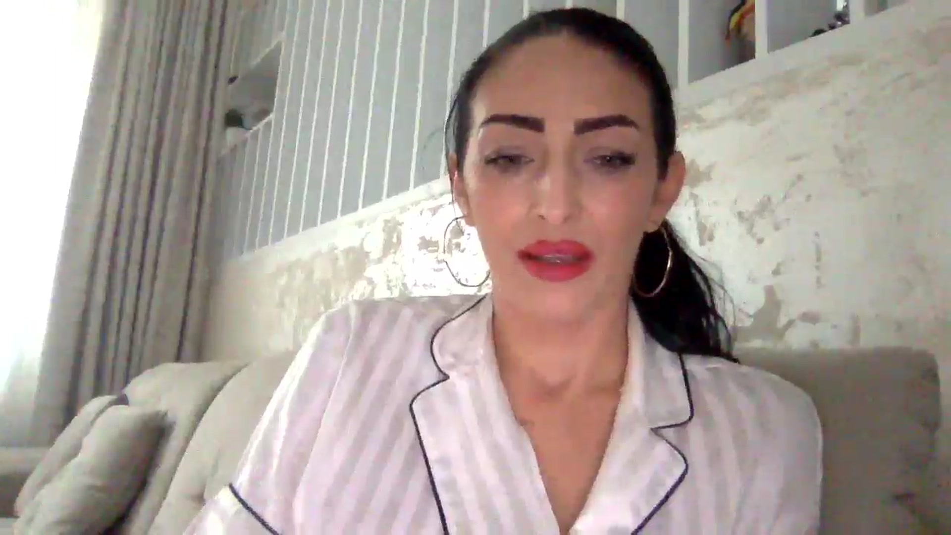 Gallery image thumbnail from Julia0410's myfreecams stream on, 12/03/2025, 10:12 image 16 of 20