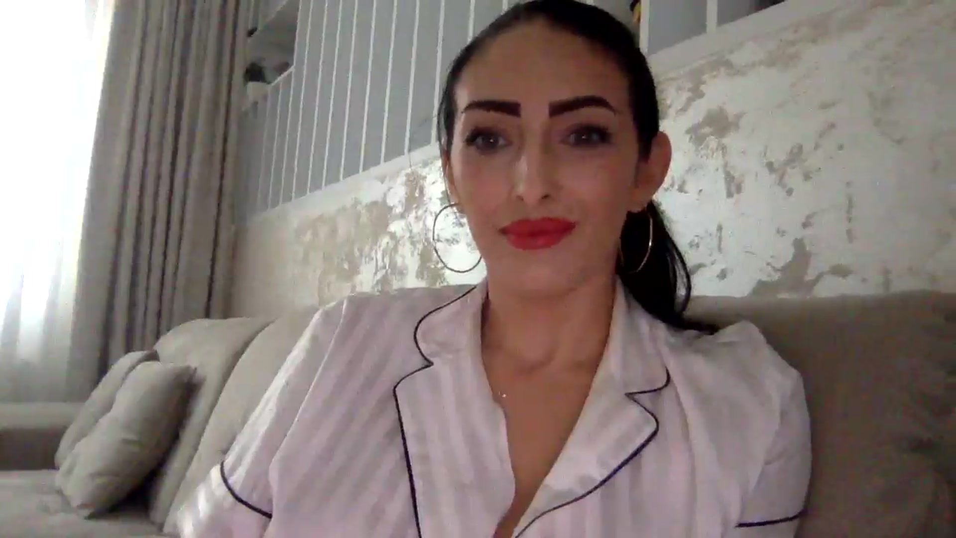 Gallery image thumbnail from Julia0410's myfreecams stream on, 12/03/2025, 10:12 image 11 of 20