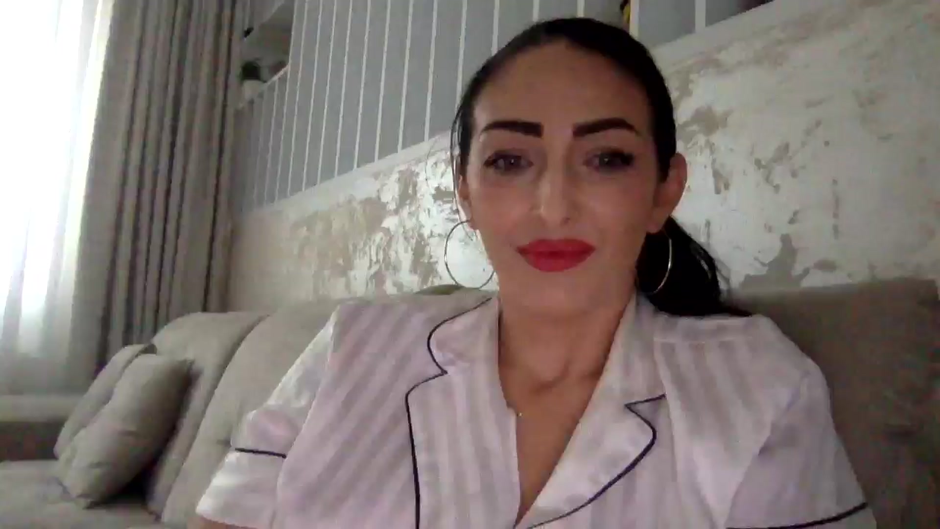 Gallery image thumbnail from Julia0410's myfreecams stream on, 12/03/2025, 10:12 image 12 of 20