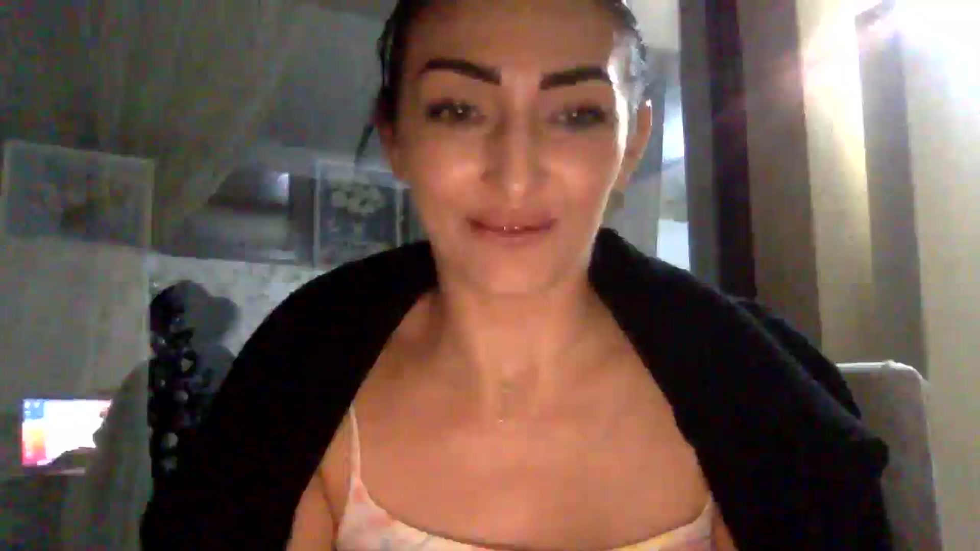 Gallery image thumbnail from Julia0410's myfreecams stream on, 12/08/2025, 21:30 image 9 of 20
