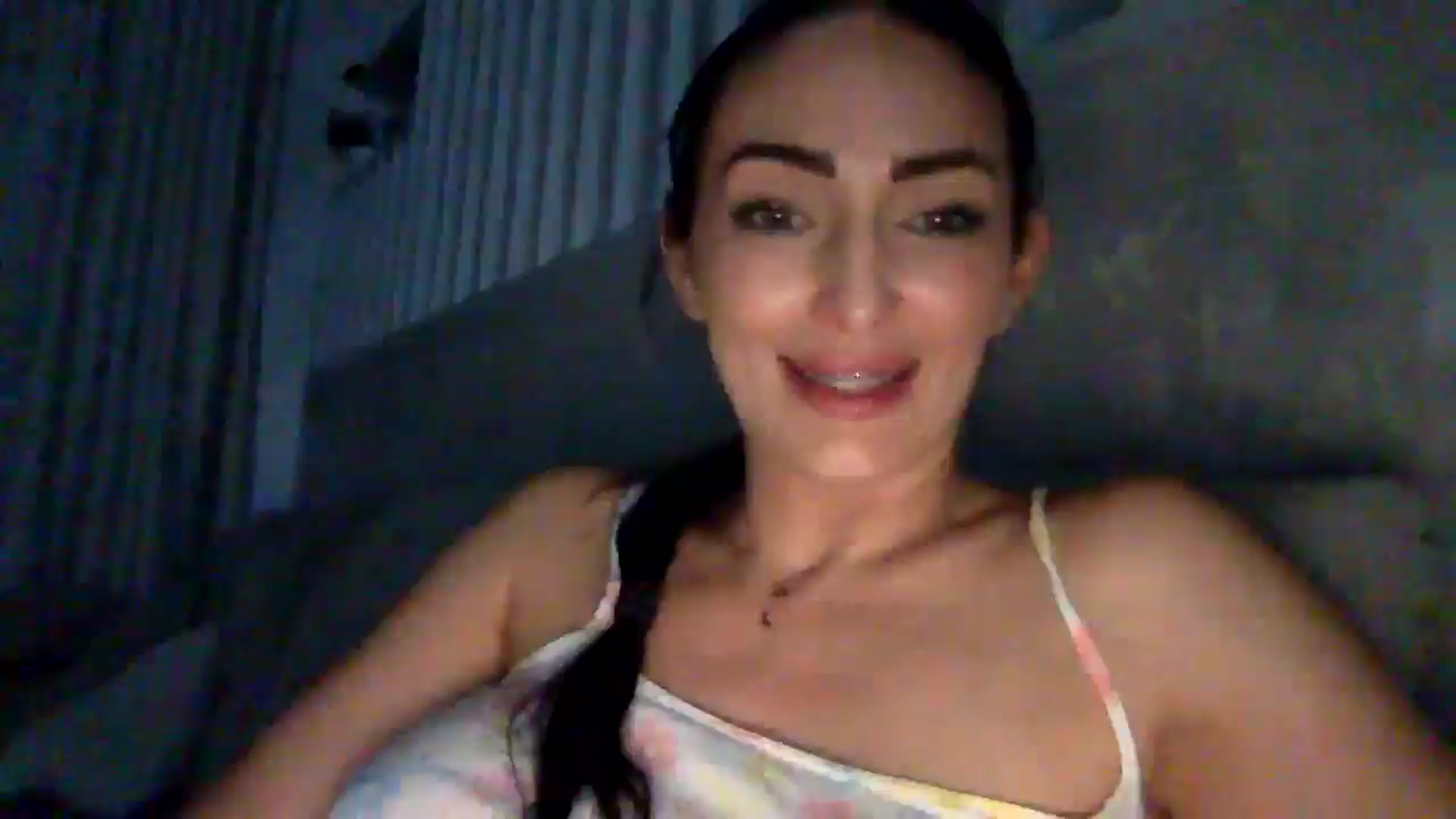 Gallery image thumbnail from Julia0410's myfreecams stream on, 12/08/2025, 21:30 image 1 of 20