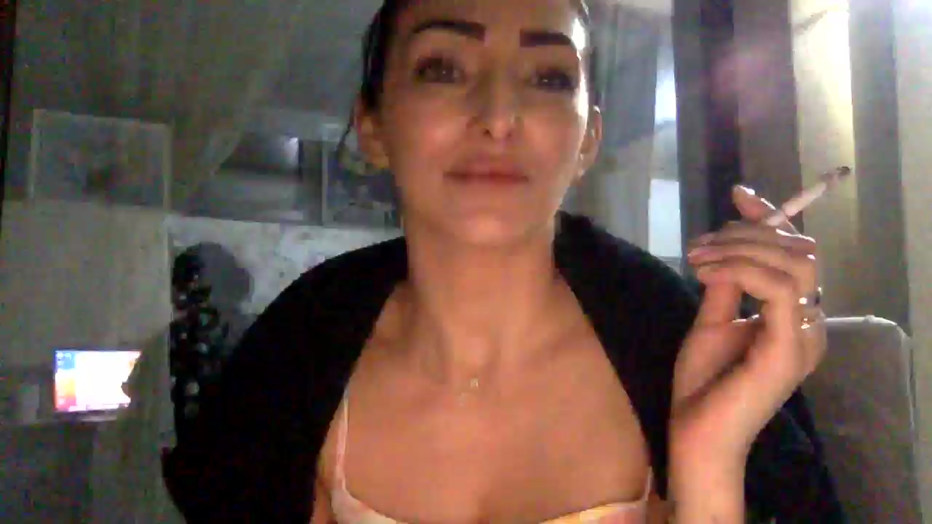 Gallery image thumbnail from Julia0410's myfreecams stream on, 12/08/2025, 21:30 image 11 of 20