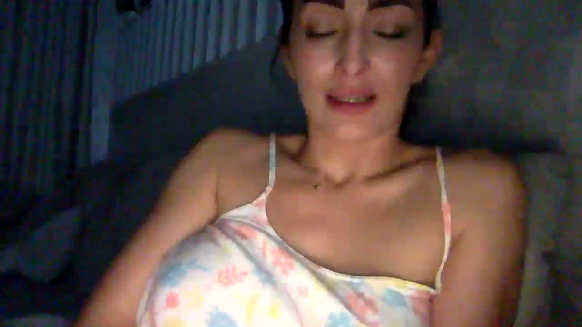 Gallery image thumbnail from Julia0410's myfreecams stream on, 12/08/2025, 21:30 image 7 of 20