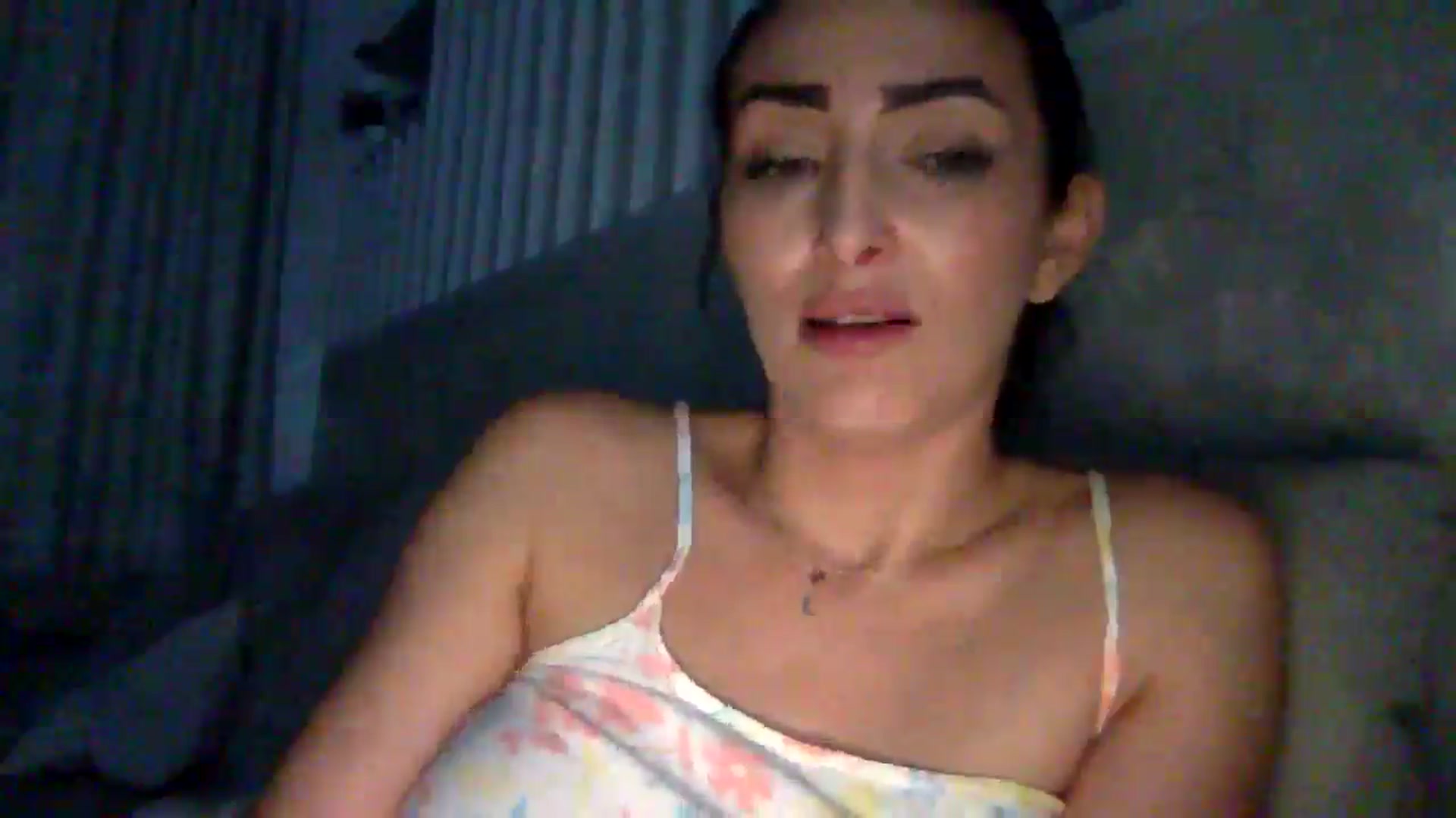Gallery image thumbnail from Julia0410's myfreecams stream on, 12/08/2025, 21:30 image 5 of 20