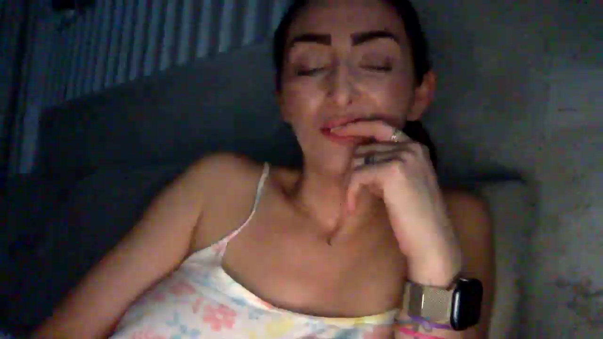 Gallery image thumbnail from Julia0410's myfreecams stream on, 12/14/2025, 20:57 image 6 of 20