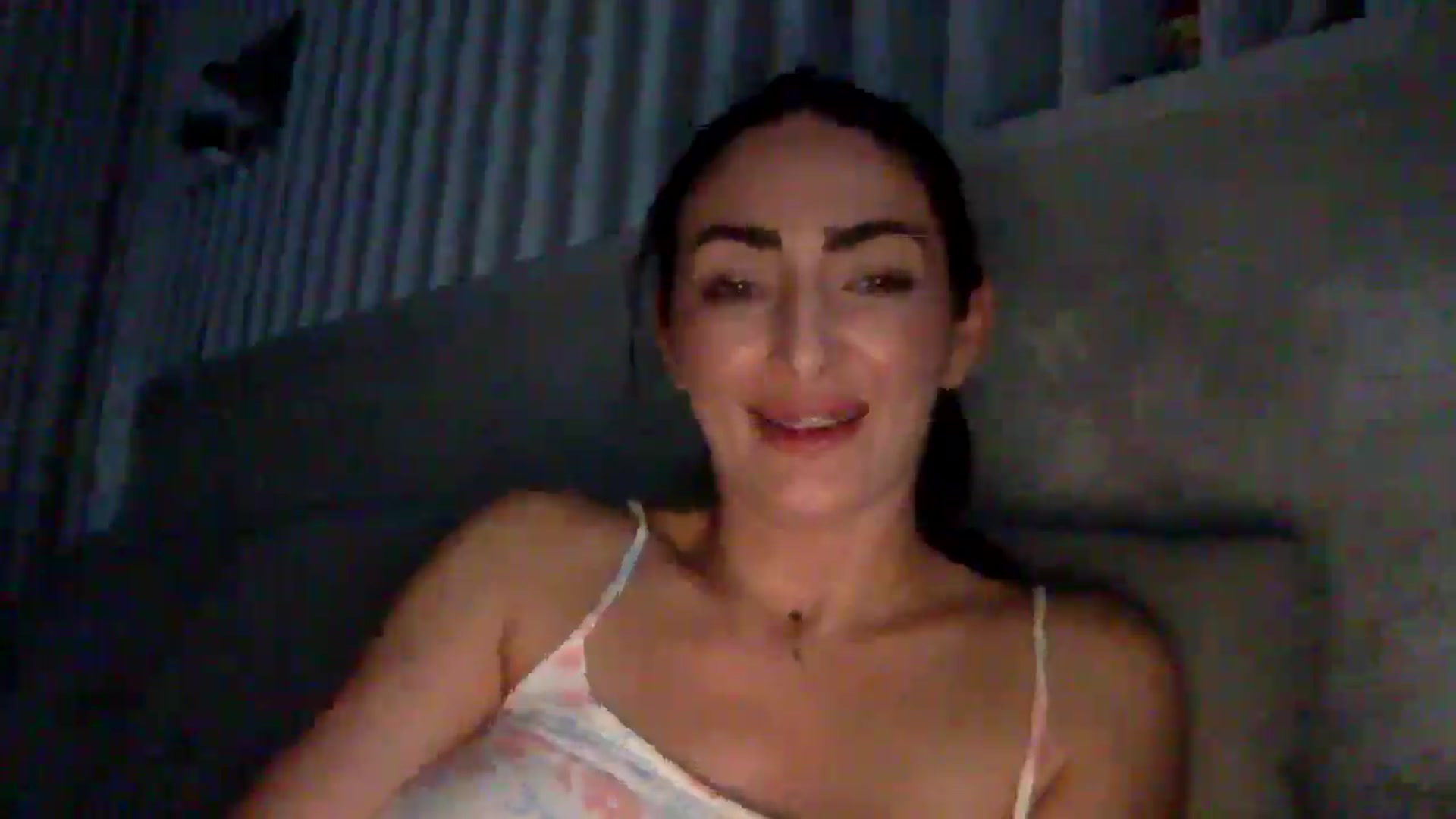 Gallery image thumbnail from Julia0410's myfreecams stream on, 12/14/2025, 20:57 image 3 of 20
