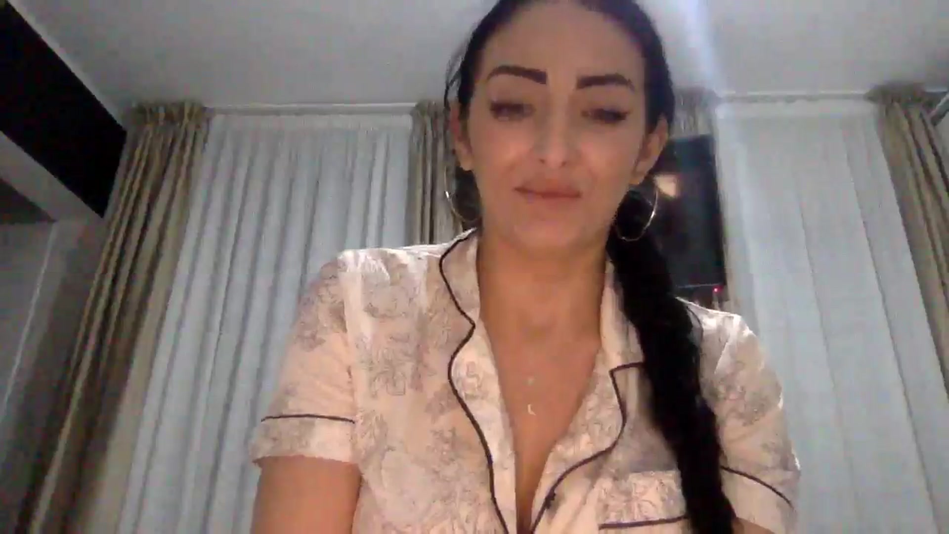 Gallery image thumbnail from Julia0410's myfreecams stream on, 12/21/2025, 19:29 image 20 of 20