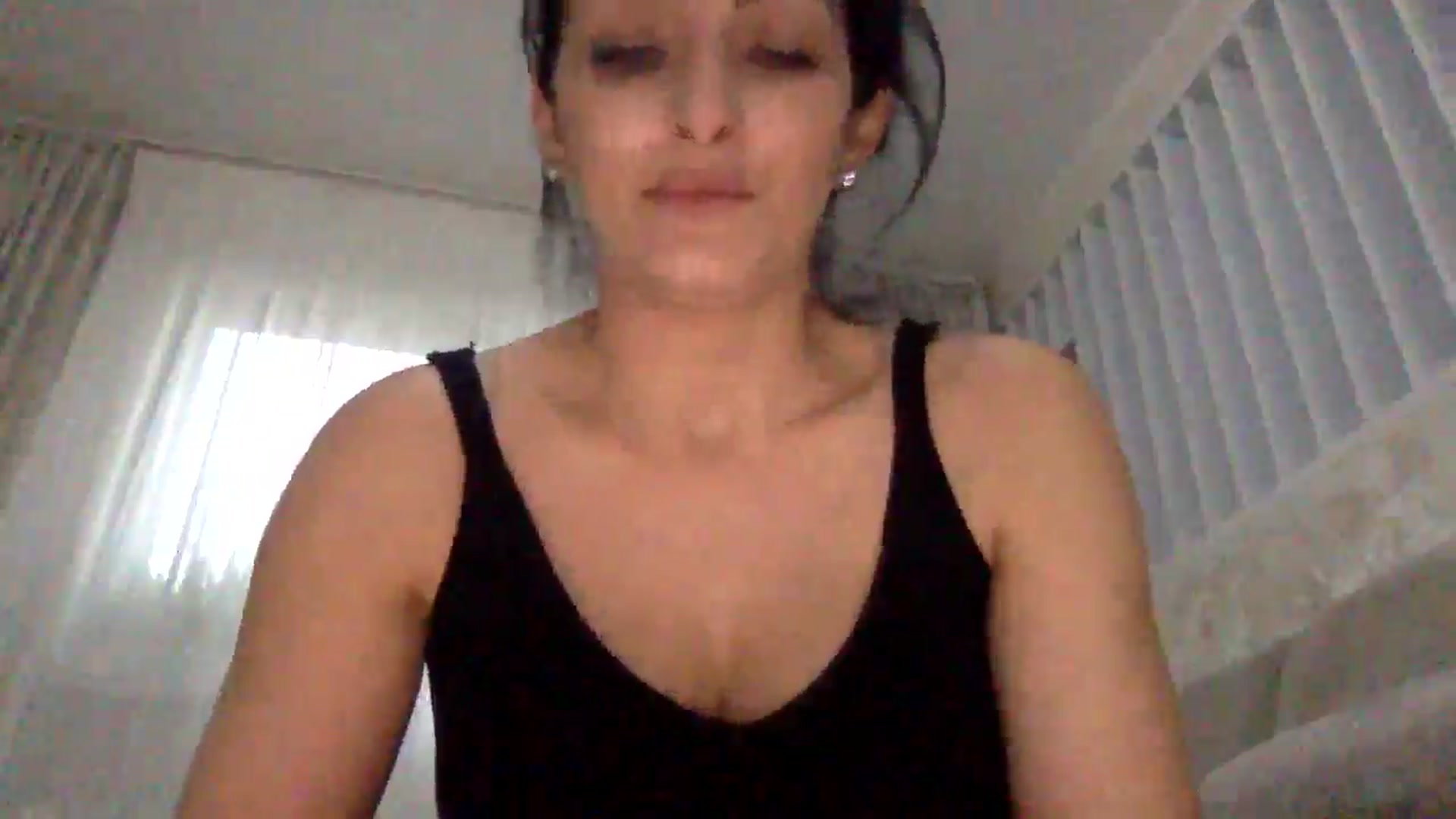 Gallery image thumbnail from Julia0410's myfreecams stream on, 01/08/2026, 13:58 image 15 of 20