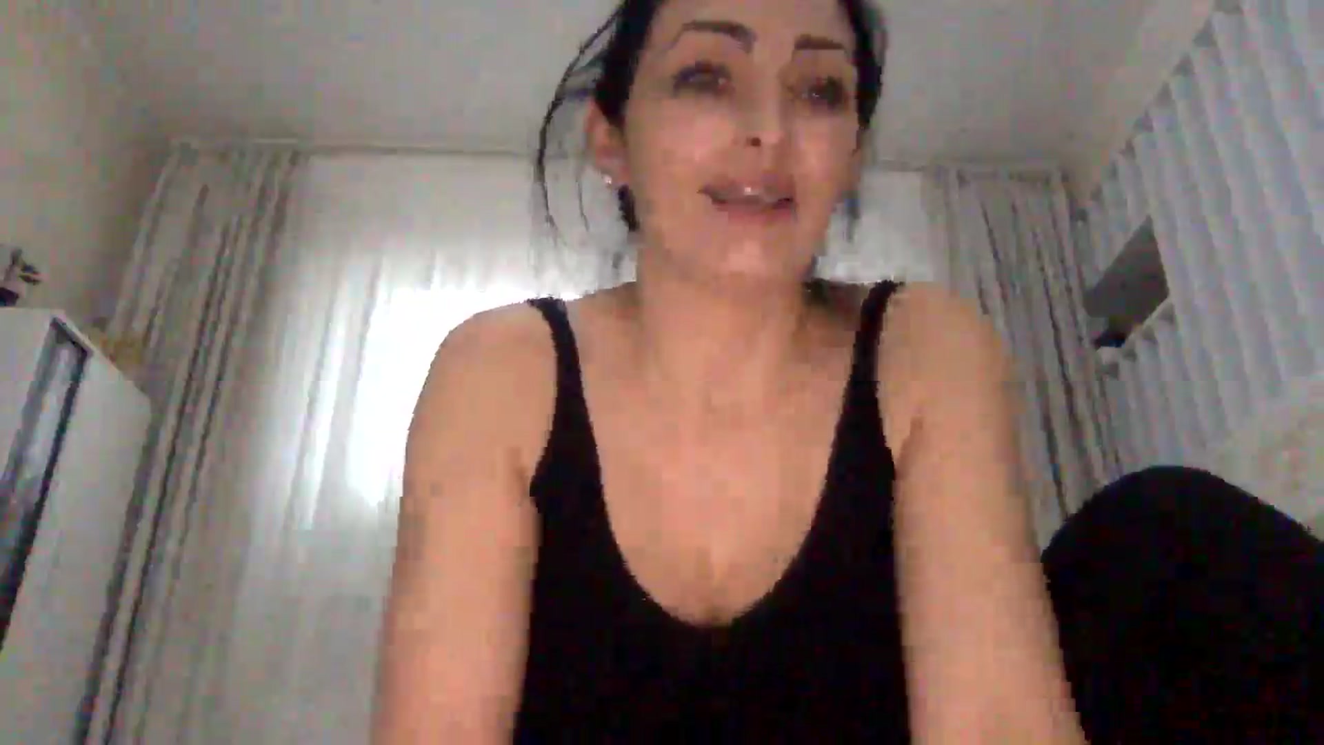 Gallery image thumbnail from Julia0410's myfreecams stream on, 01/08/2026, 13:58 image 5 of 20