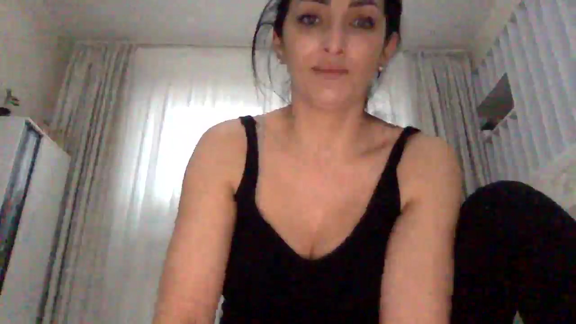 Gallery image thumbnail from Julia0410's myfreecams stream on, 01/08/2026, 13:58 image 3 of 20