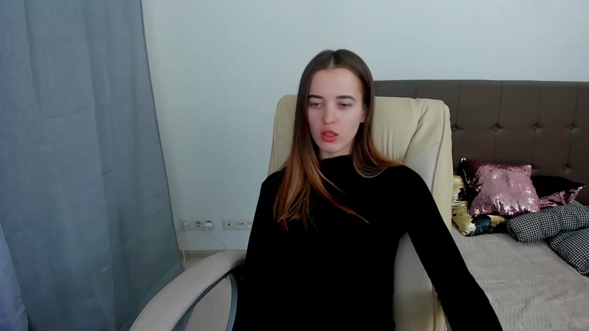 Gallery image thumbnail from JuliaDreamsi's myfreecams stream on, 12/05/2022, 12:00 image 16 of 20