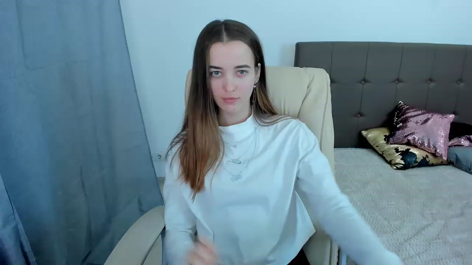 Gallery image thumbnail from JuliaDreamsi's myfreecams stream on, 12/09/2022, 11:23 image 10 of 20