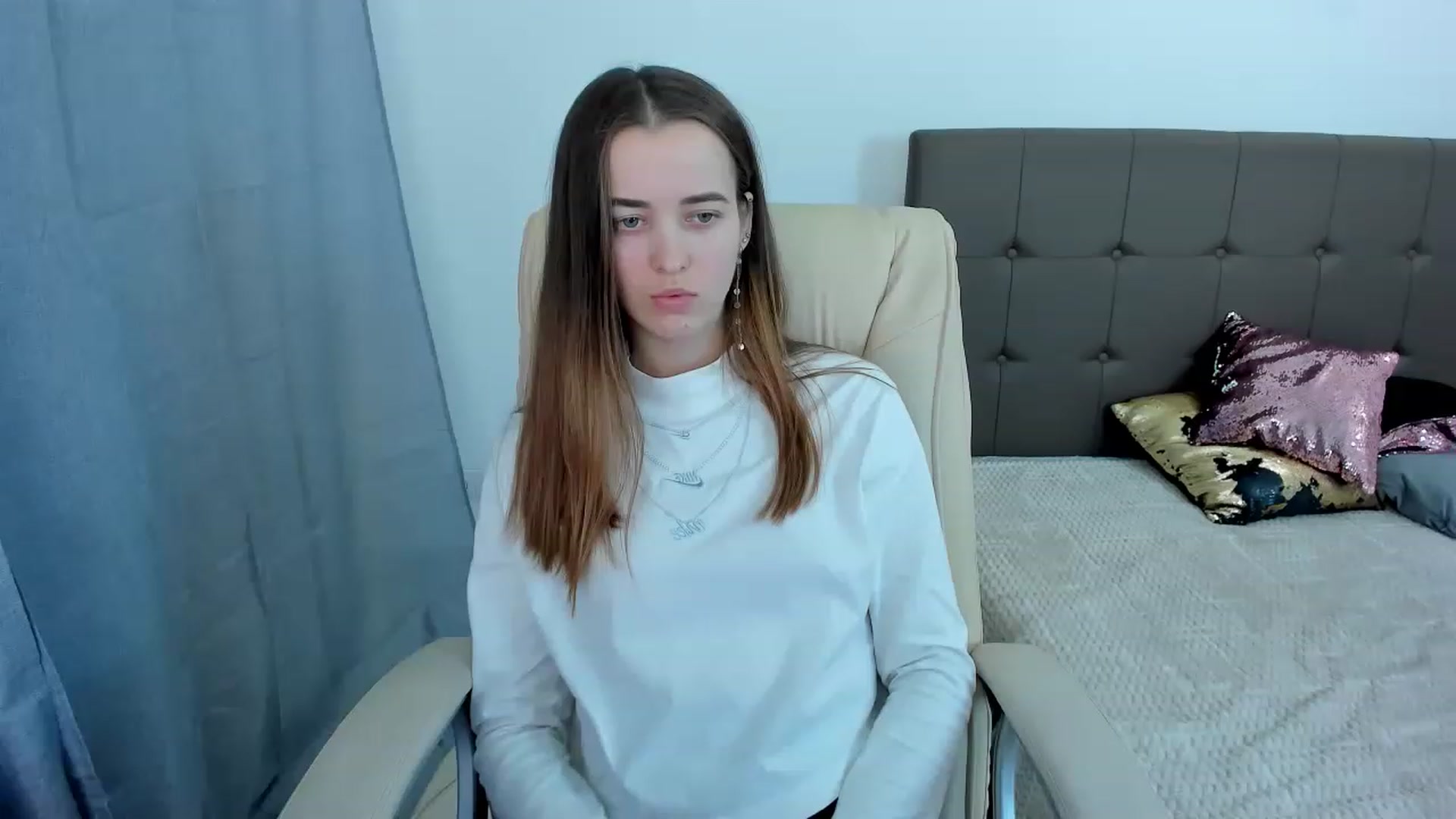 Gallery image thumbnail from JuliaDreamsi's myfreecams stream on, 12/09/2022, 11:23 image 20 of 20