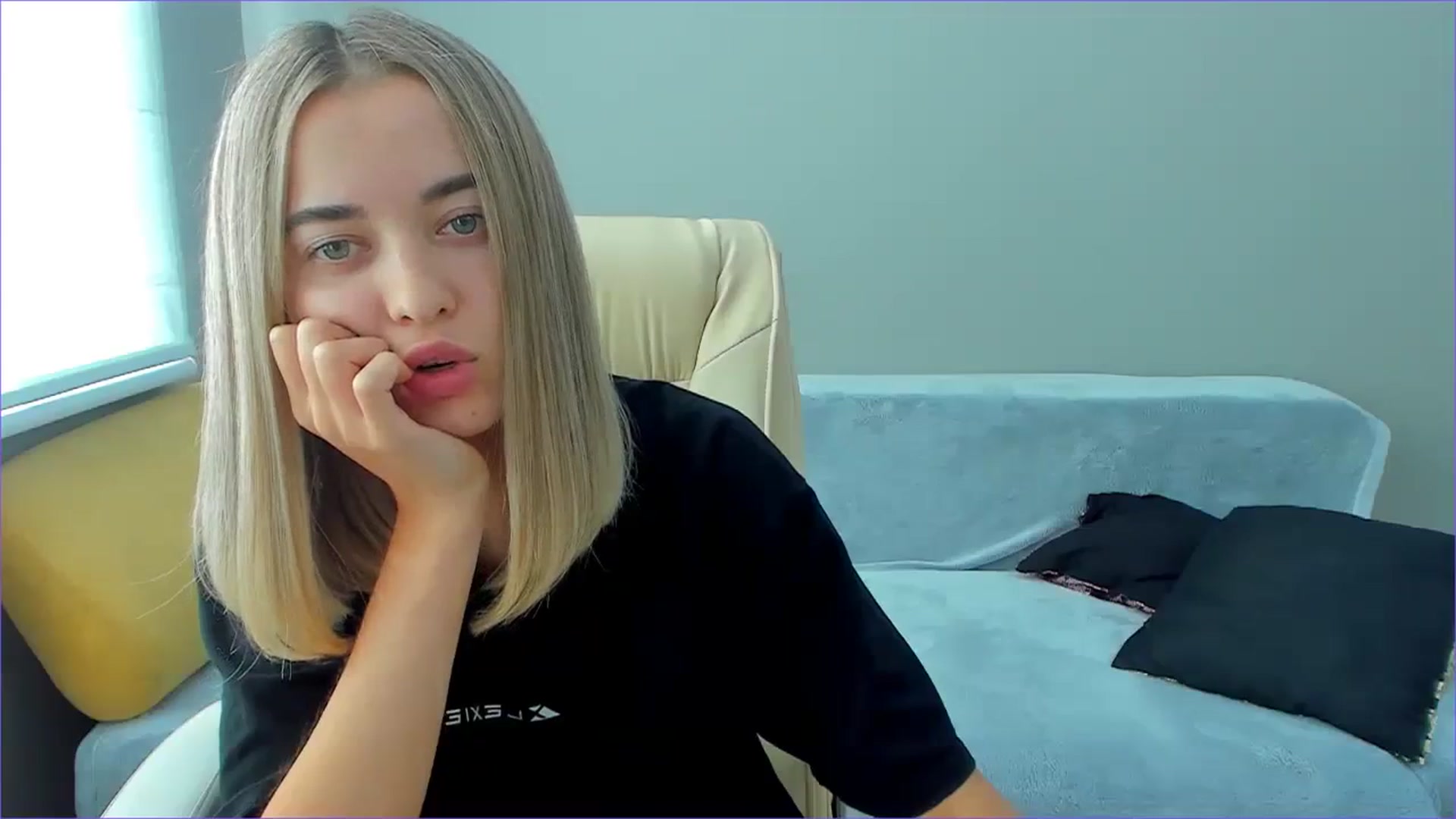 Gallery image thumbnail from JuliaDreamsi's myfreecams stream on, 09/26/2023, 11:27 image 3 of 20