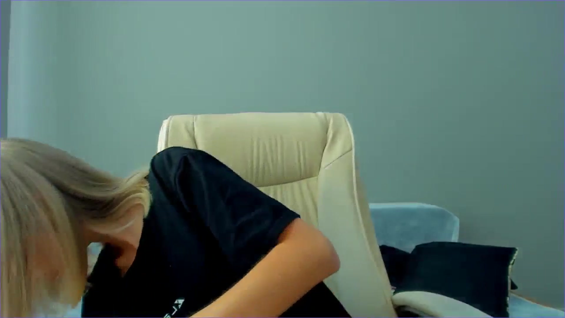 Gallery image thumbnail from JuliaDreamsi's myfreecams stream on, 09/26/2023, 11:59 image 17 of 20