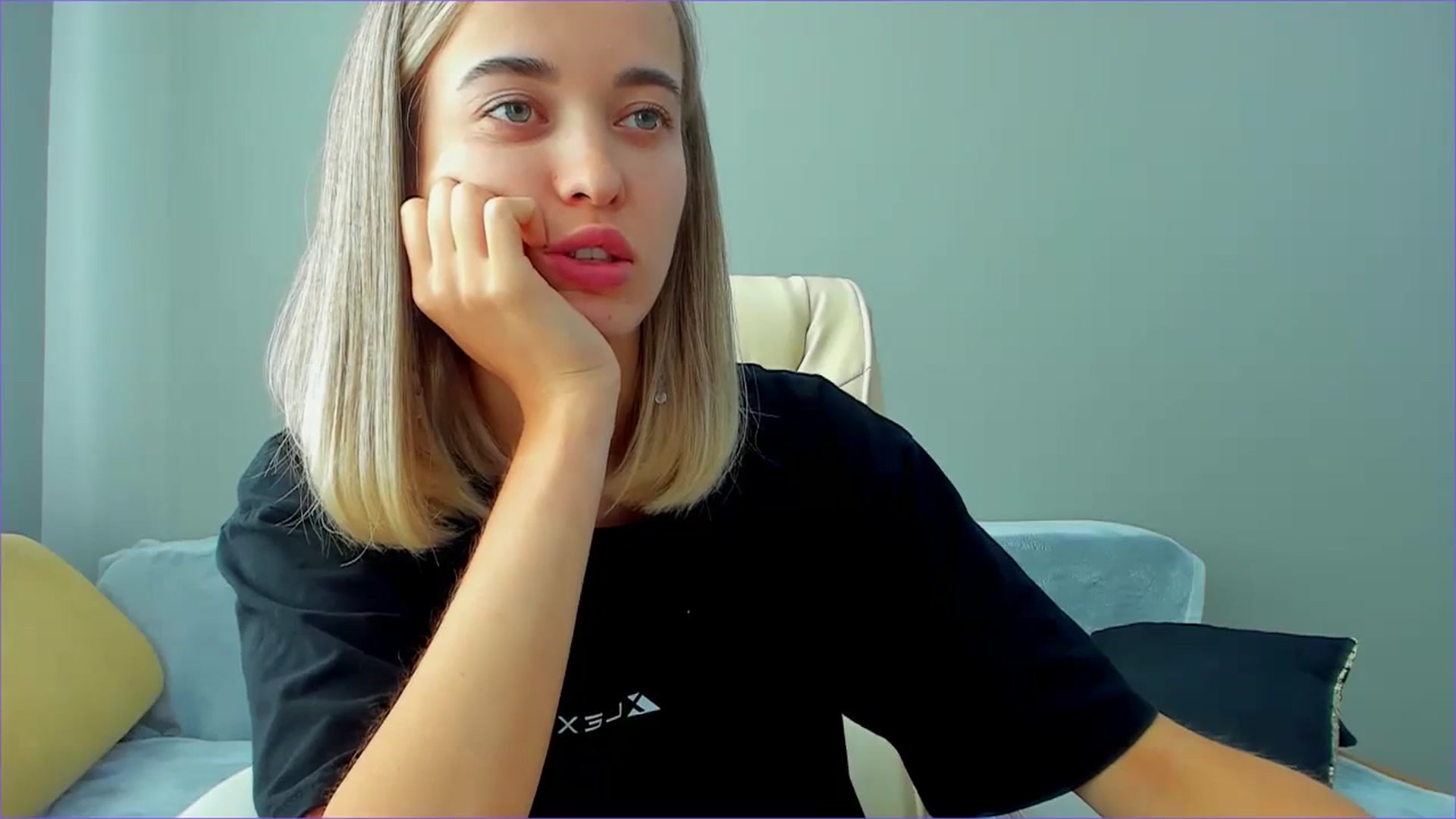 Gallery image thumbnail from JuliaDreamsi's myfreecams stream on, 09/26/2023, 11:59 image 3 of 20