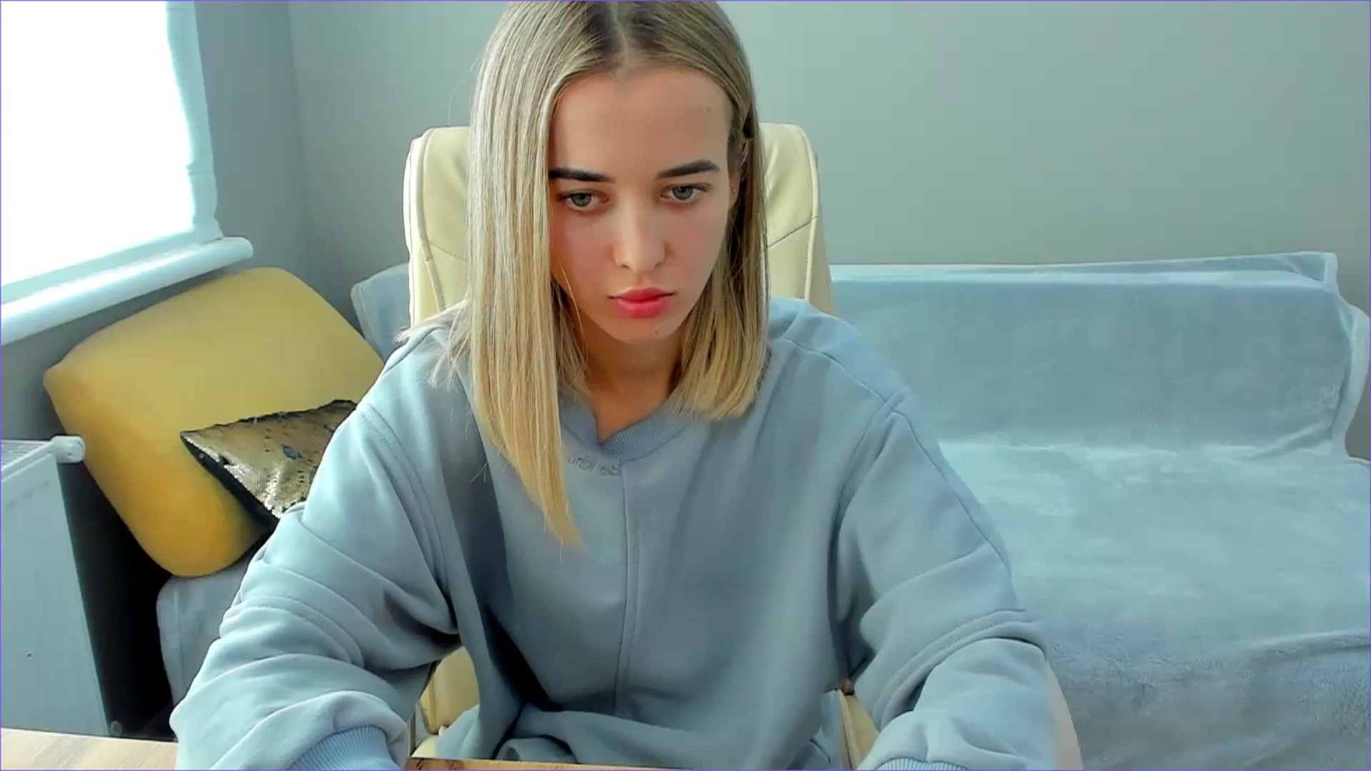 Gallery image thumbnail from JuliaDreamsi's myfreecams stream on, 10/03/2023, 11:29 image 14 of 20