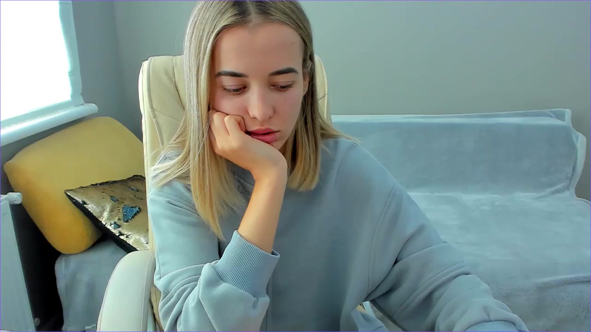 Gallery image thumbnail from JuliaDreamsi's myfreecams stream on, 10/03/2023, 11:29 image 6 of 20