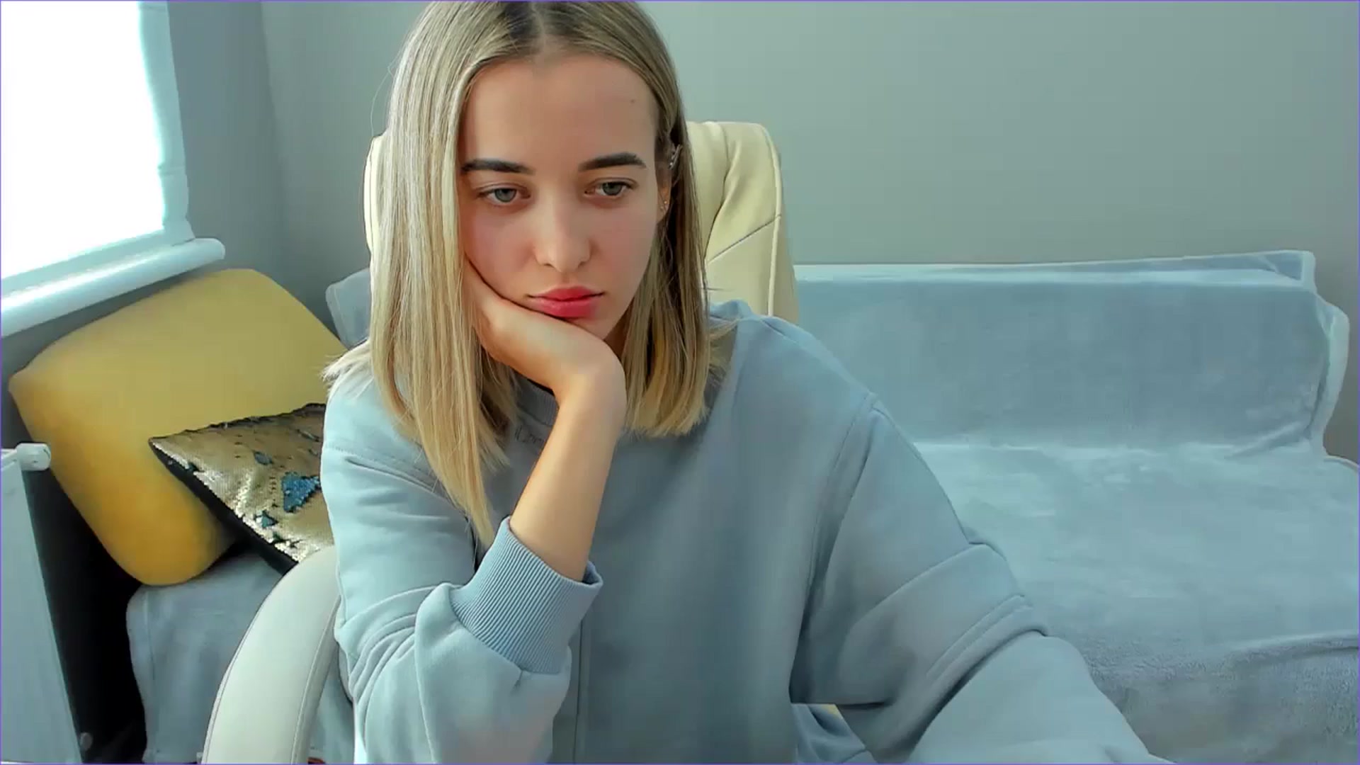 Gallery image thumbnail from JuliaDreamsi's myfreecams stream on, 10/03/2023, 11:29 image 11 of 20