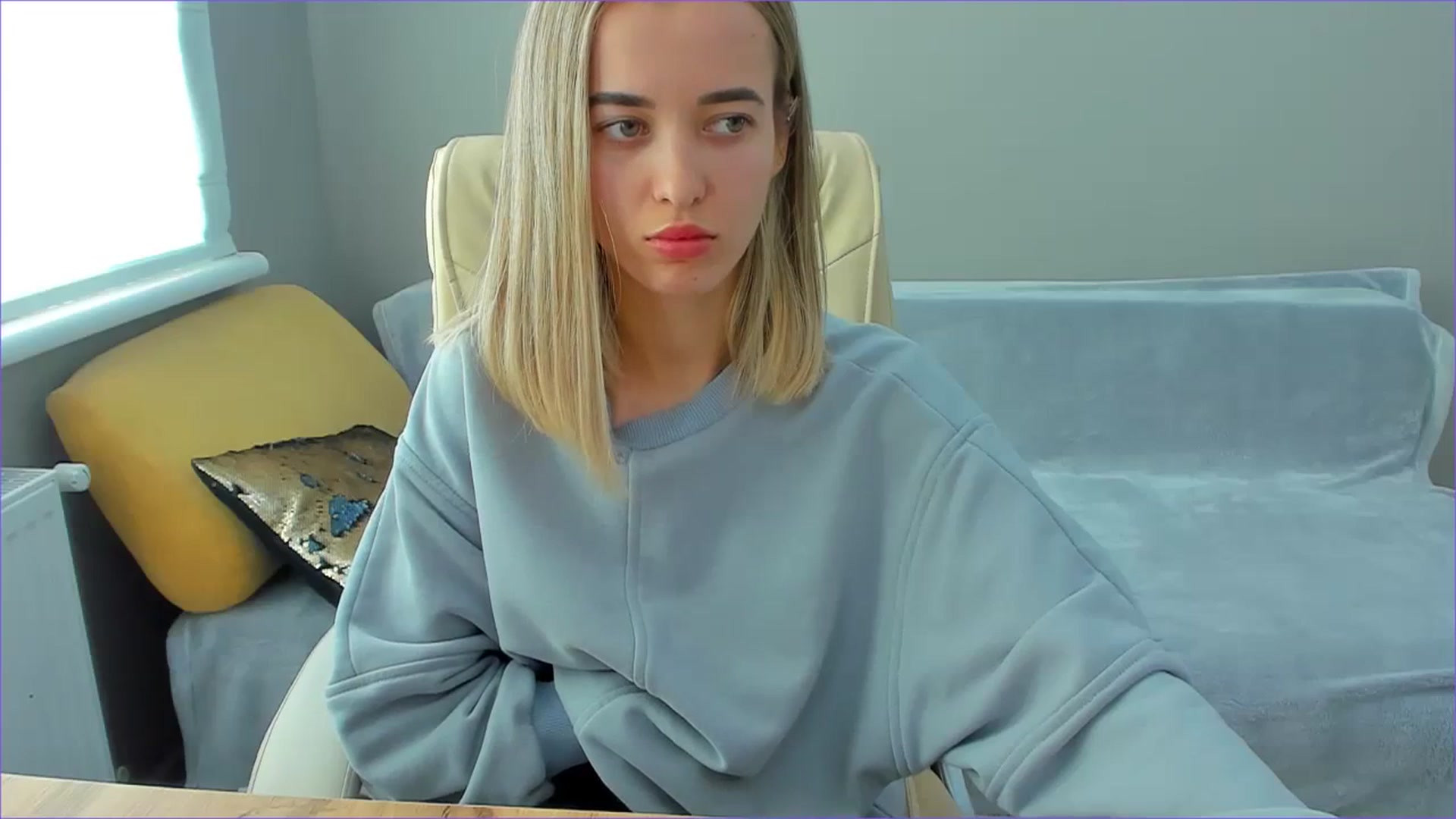 Gallery image thumbnail from JuliaDreamsi's myfreecams stream on, 10/03/2023, 11:29 image 12 of 20
