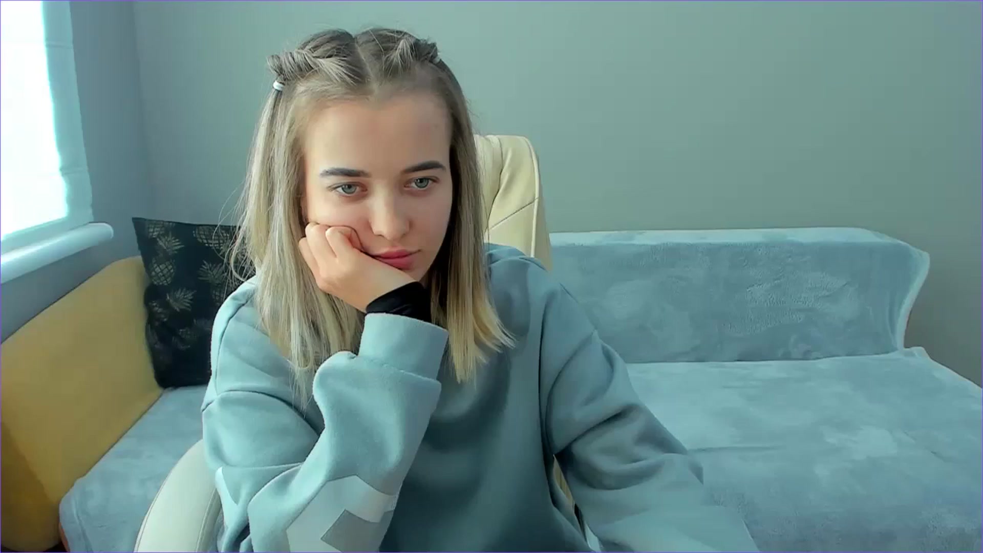 Gallery image thumbnail from JuliaDreamsi's myfreecams stream on, 10/11/2023, 11:36 image 16 of 20