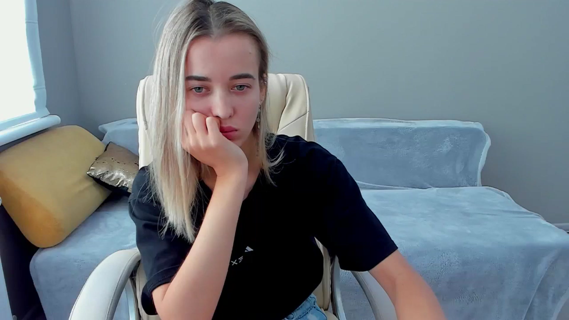 Gallery image thumbnail from JuliaDreamsi's myfreecams stream on, 10/28/2023, 10:52 image 20 of 20