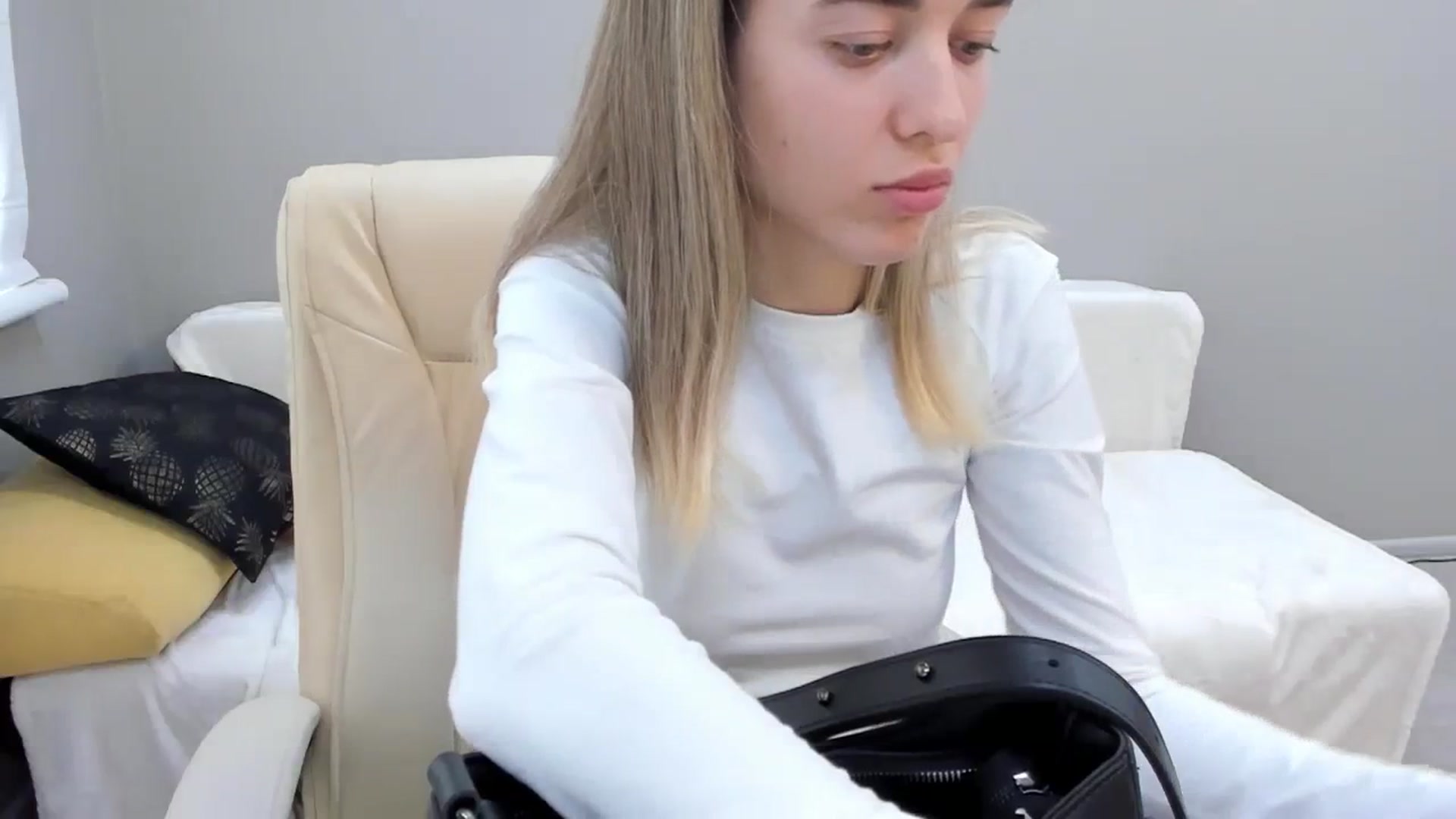 Gallery image thumbnail from JuliaDreamsi's myfreecams stream on, 01/26/2024, 11:59 image 20 of 20