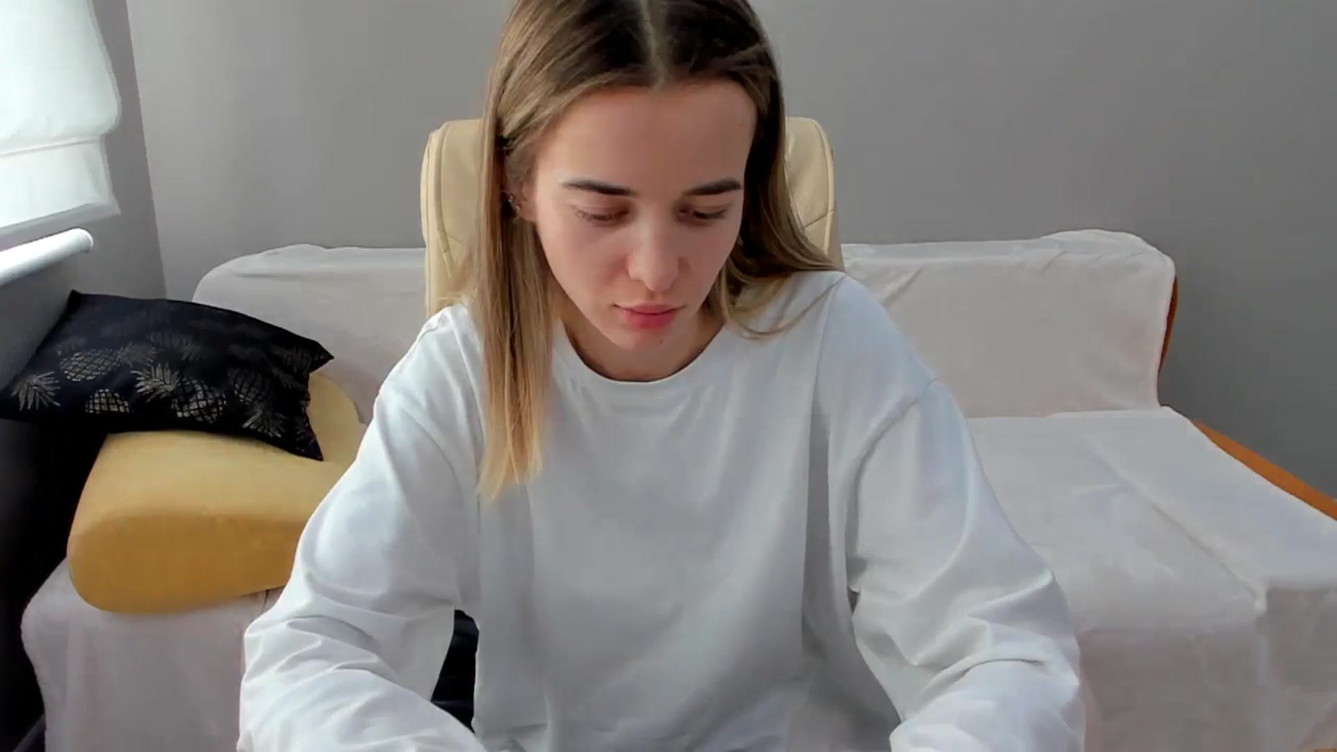 Gallery image thumbnail from JuliaDreamsi's myfreecams stream on, 02/05/2024, 12:28 image 2 of 20