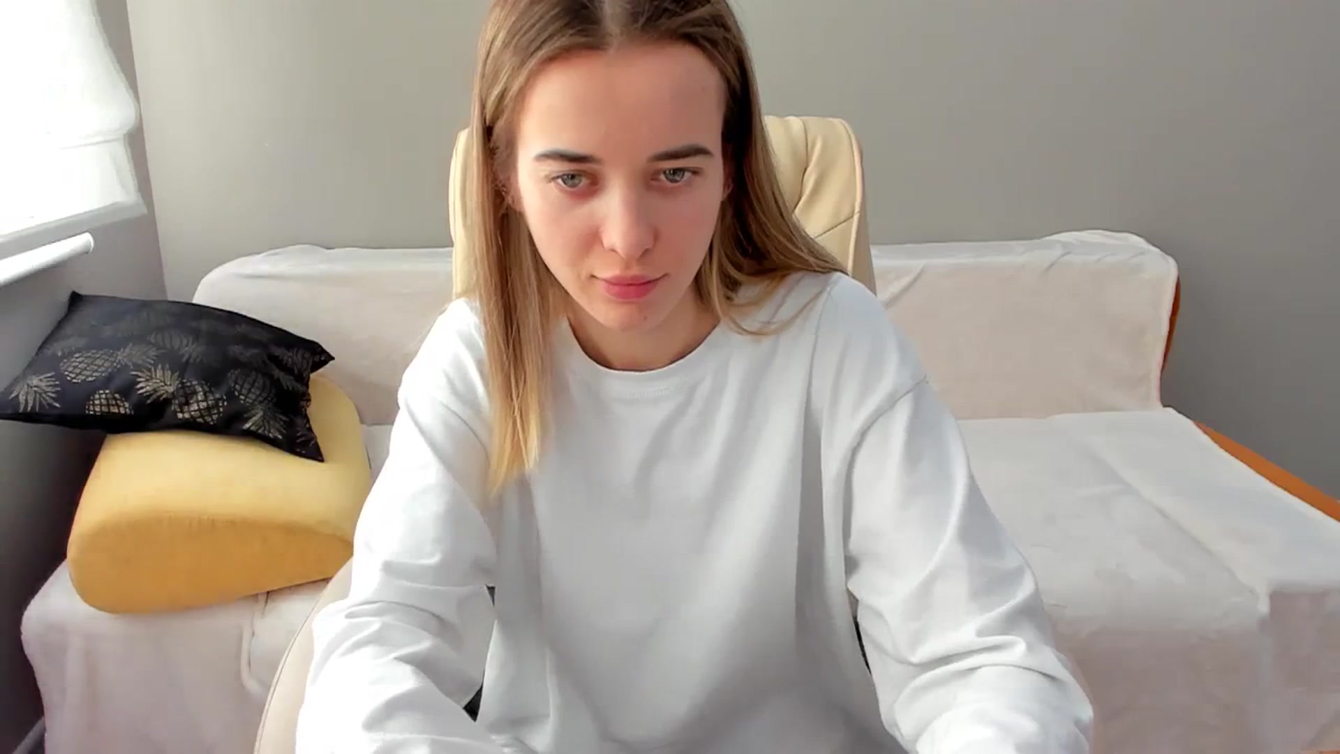 Gallery image thumbnail from JuliaDreamsi's myfreecams stream on, 02/05/2024, 12:28 image 5 of 20
