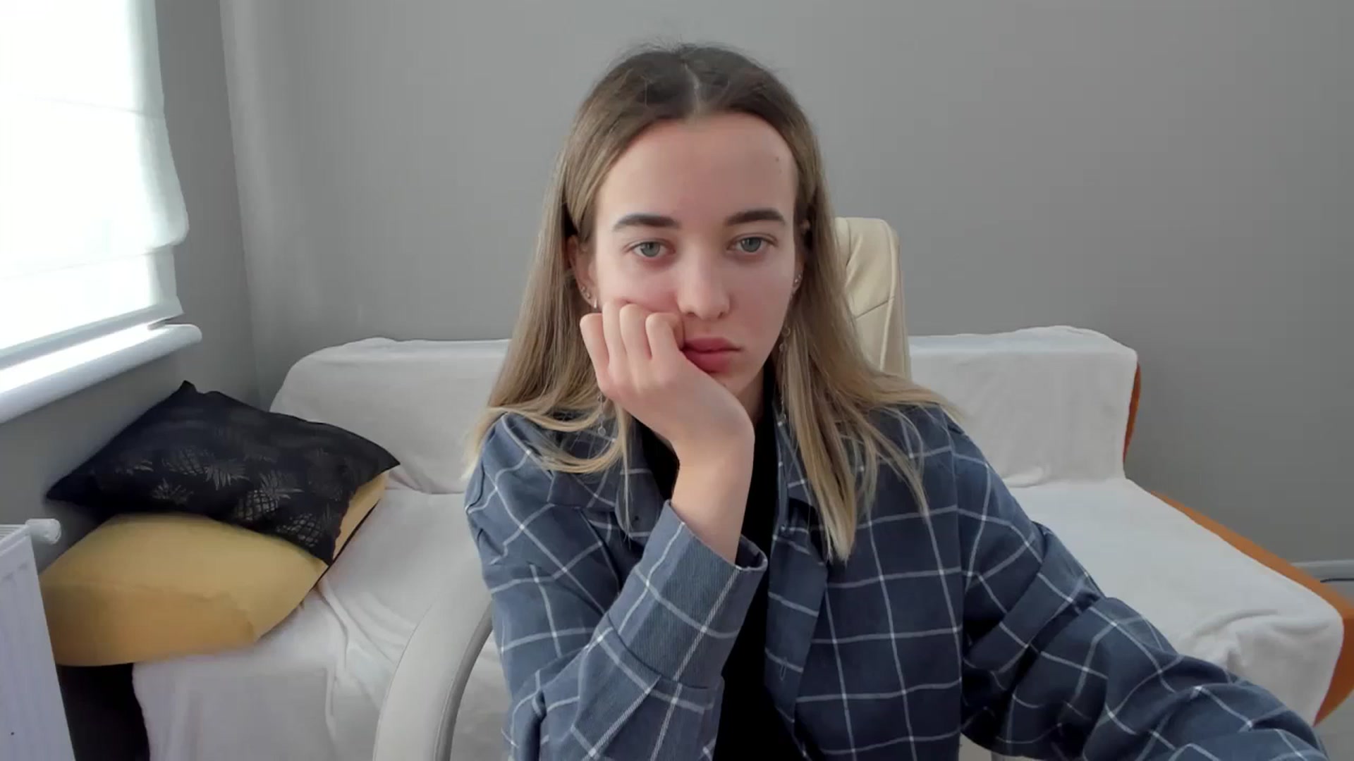 Gallery image thumbnail from JuliaDreamsi's myfreecams stream on, 02/09/2024, 10:30 image 1 of 20