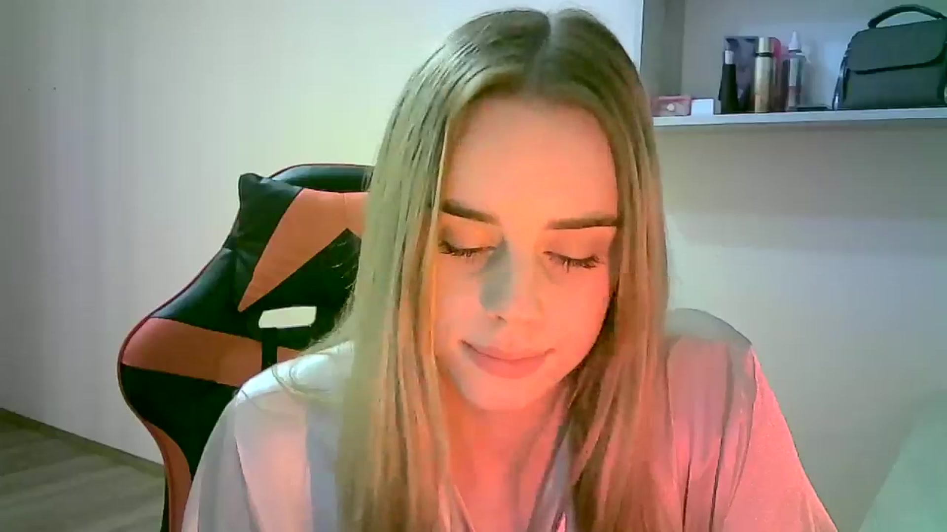 Gallery image thumbnail from JuliaWatson's myfreecams stream on, 10/28/2025, 17:32 image 3 of 20