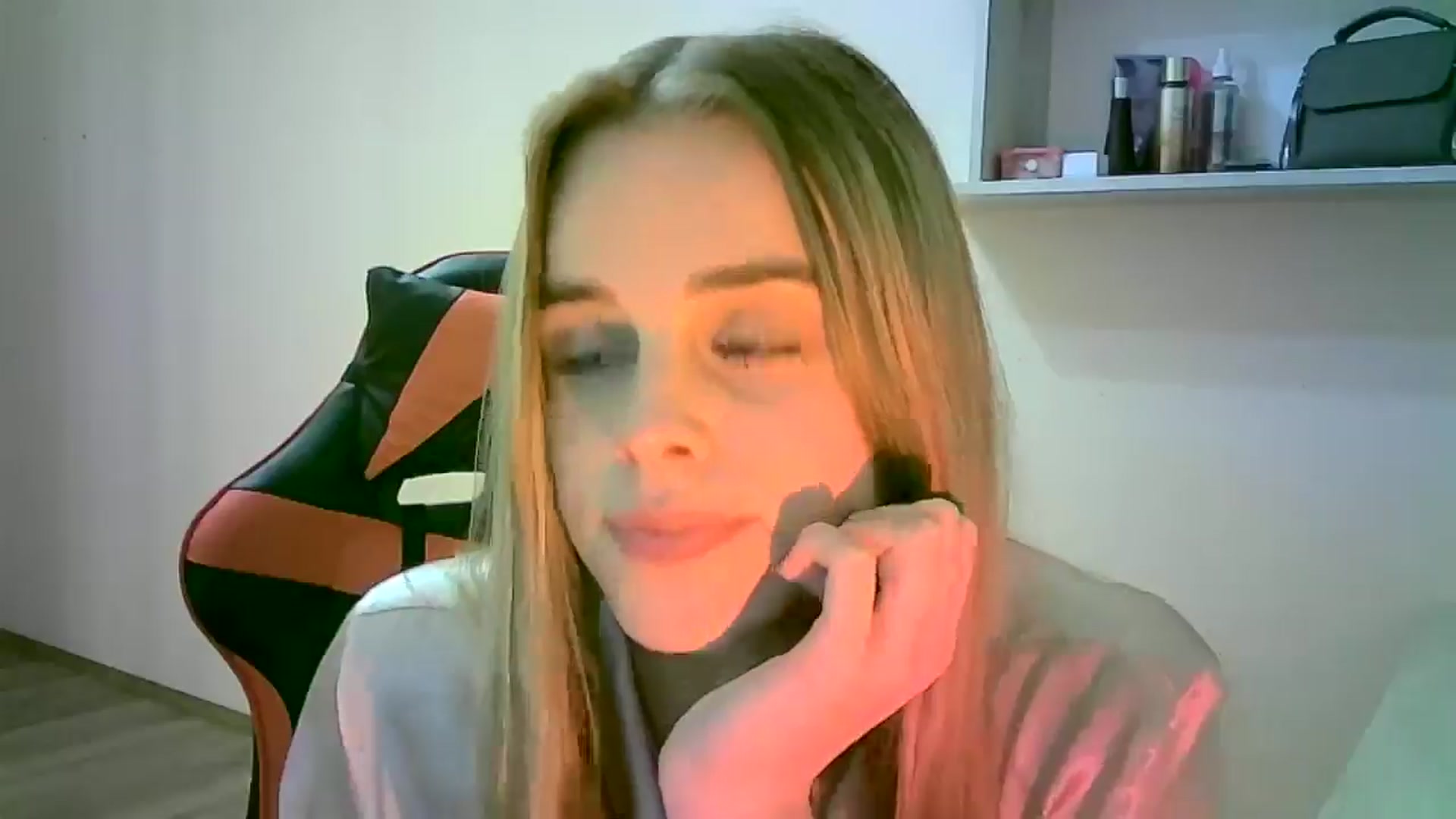 Gallery image thumbnail from JuliaWatson's myfreecams stream on, 10/28/2025, 17:32 image 2 of 20