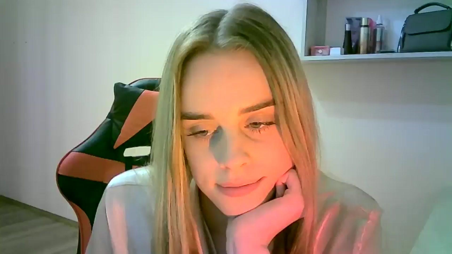 Gallery image thumbnail from JuliaWatson's myfreecams stream on, 10/28/2025, 17:32 image 1 of 20