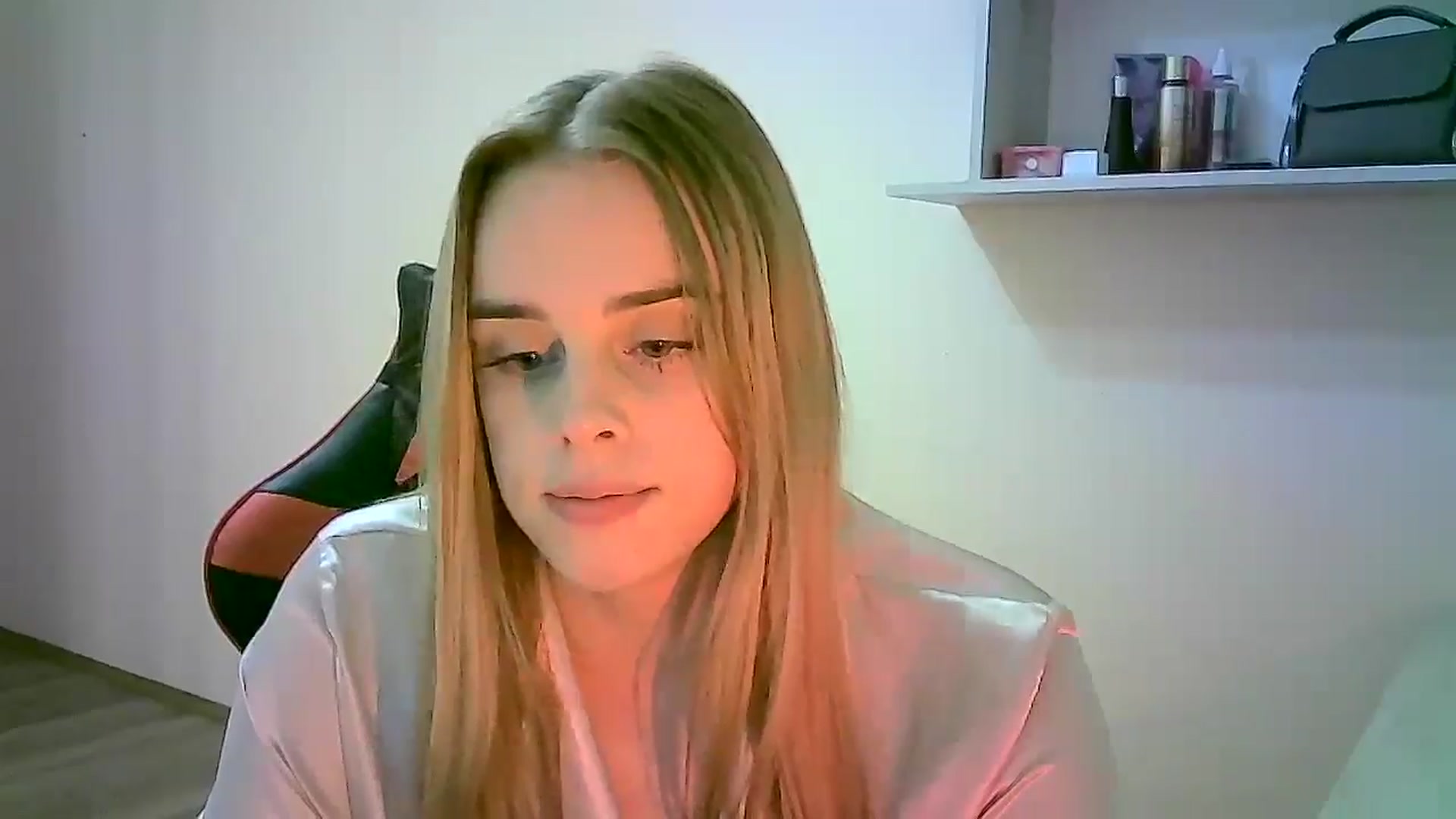 Gallery image thumbnail from JuliaWatson's myfreecams stream on, 10/28/2025, 17:32 image 16 of 20