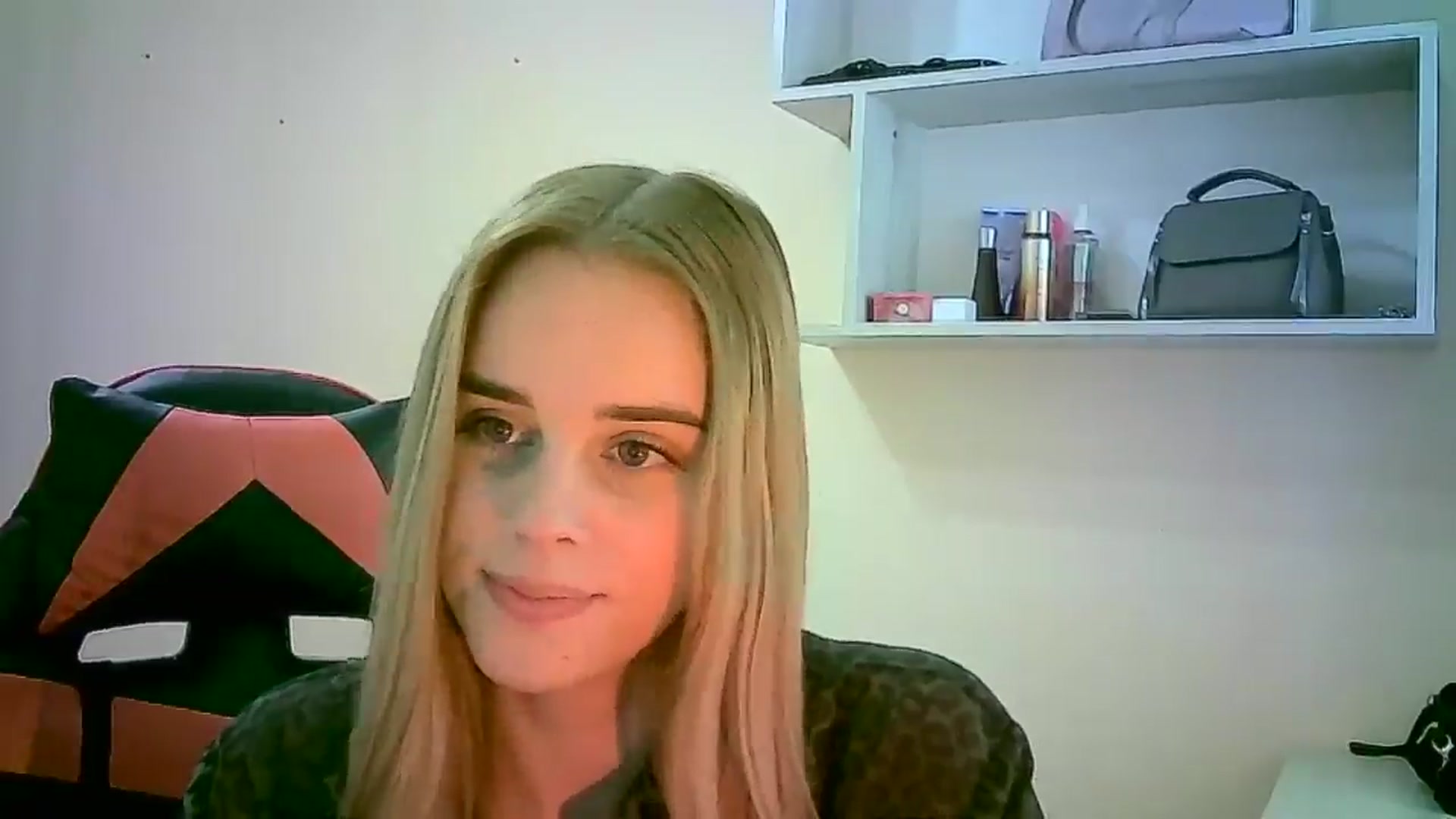 Gallery image thumbnail from JuliaWatson's myfreecams stream on, 10/29/2025, 08:40 image 5 of 20