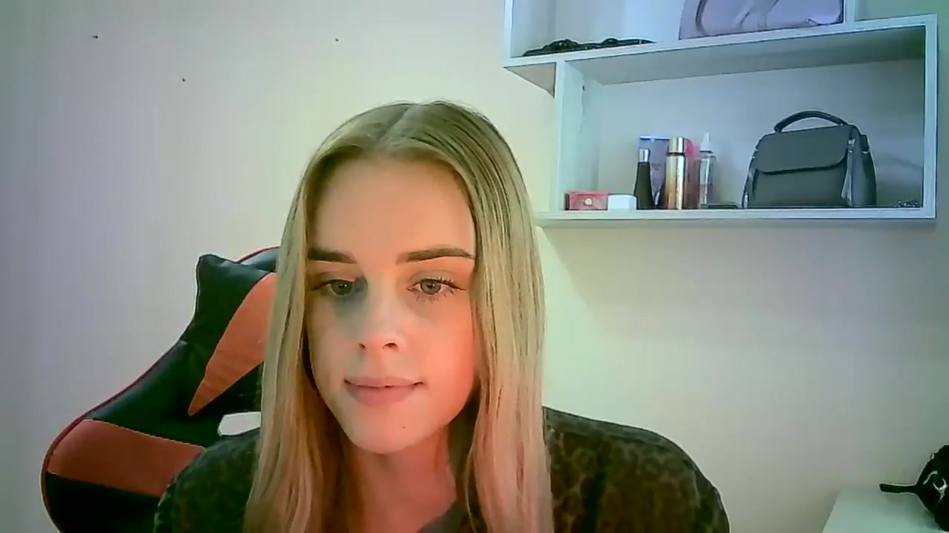 Gallery image thumbnail from JuliaWatson's myfreecams stream on, 10/29/2025, 08:40 image 15 of 20