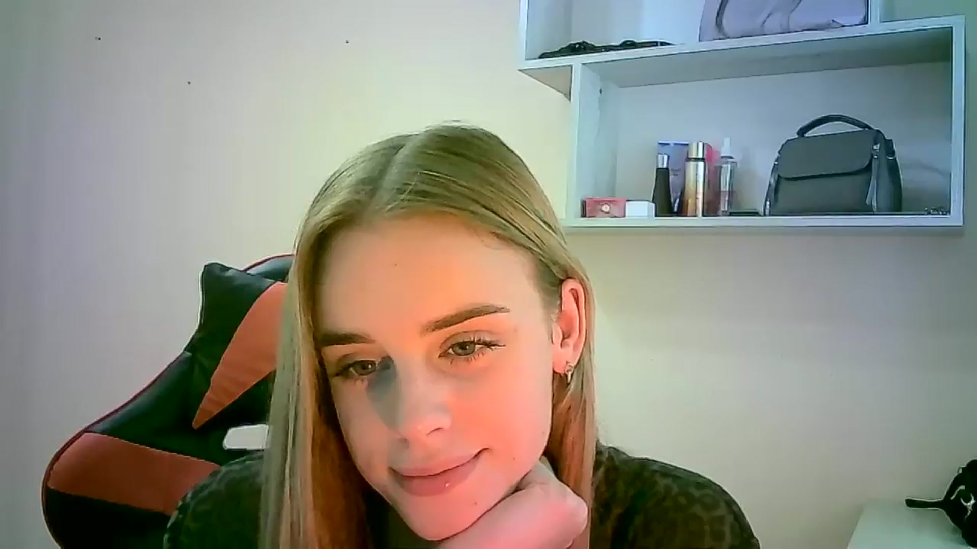 Gallery image thumbnail from JuliaWatson's myfreecams stream on, 10/29/2025, 08:40 image 20 of 20
