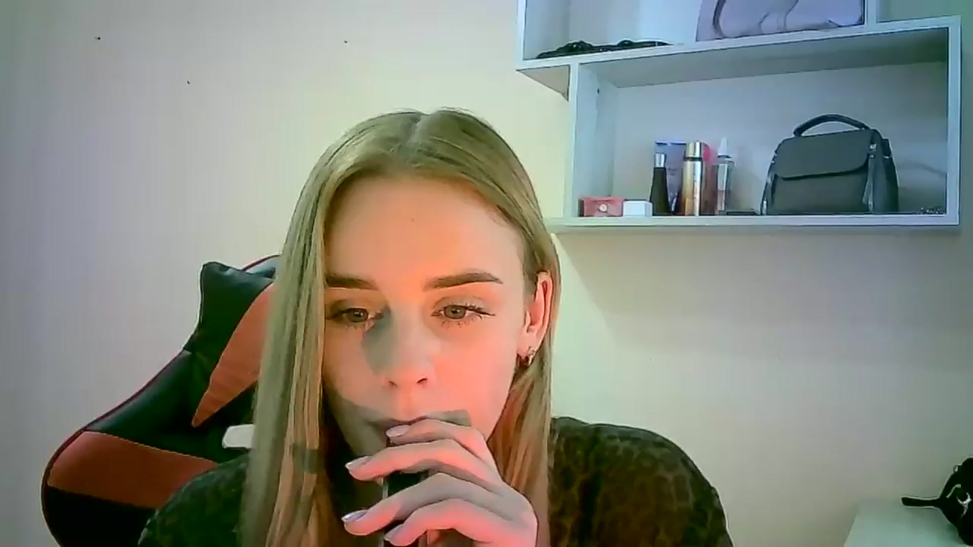 Gallery image thumbnail from JuliaWatson's myfreecams stream on, 10/29/2025, 08:40 image 19 of 20