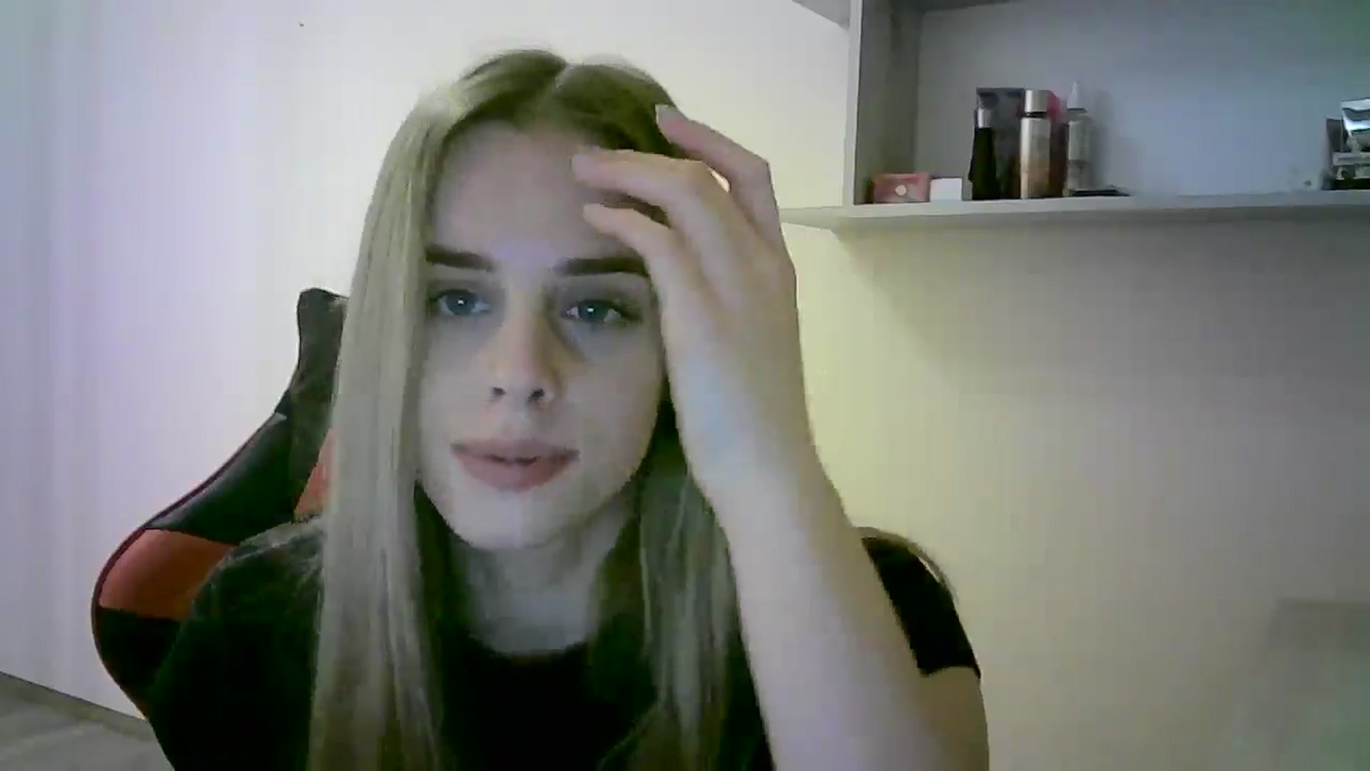 Gallery image thumbnail from JuliaWatson's myfreecams stream on, 10/30/2025, 18:36 image 3 of 20