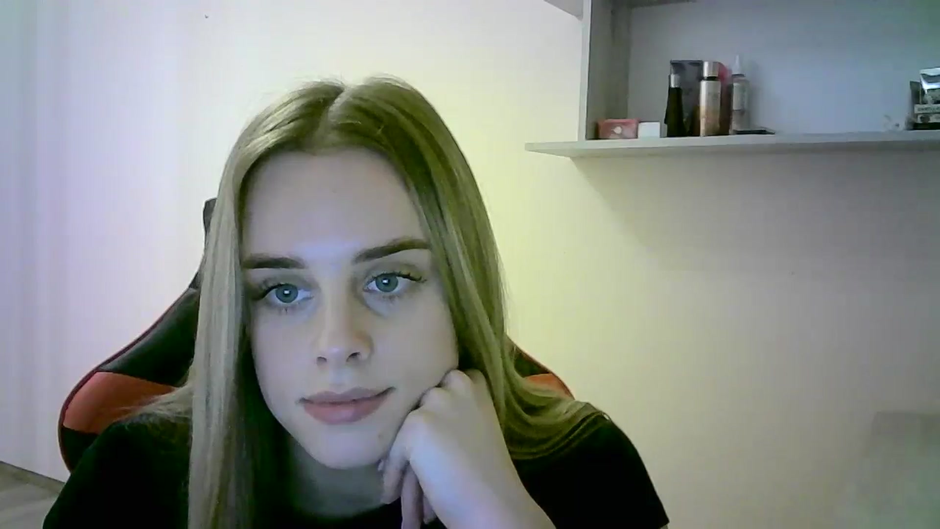 Gallery image thumbnail from JuliaWatson's myfreecams stream on, 10/30/2025, 18:36 image 13 of 20